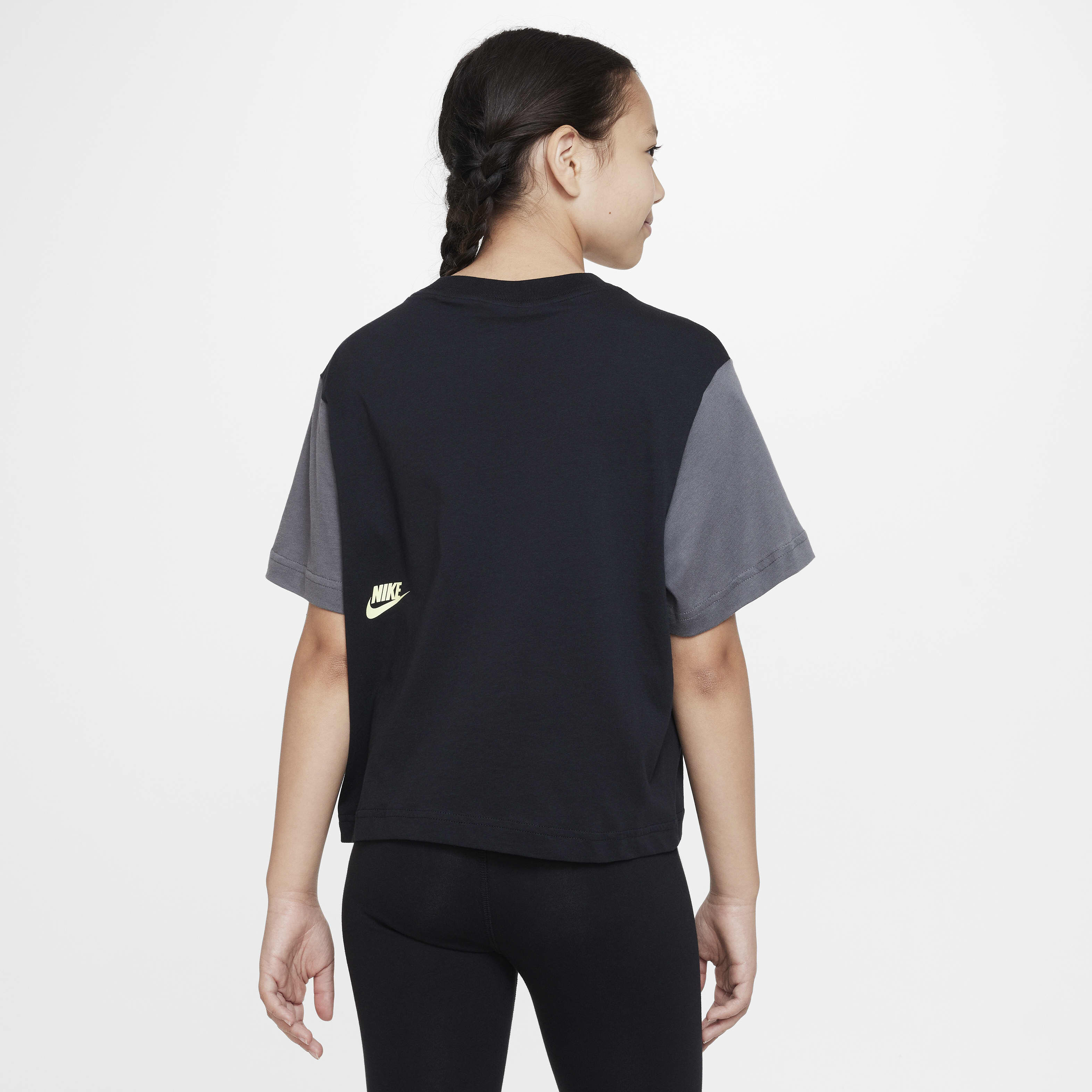 Nike Sportswear Essential image number 1