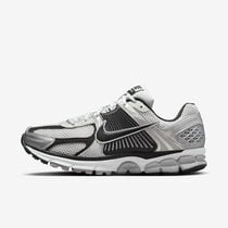 Nike Zoom Vomero 5 'Metallic Silver'