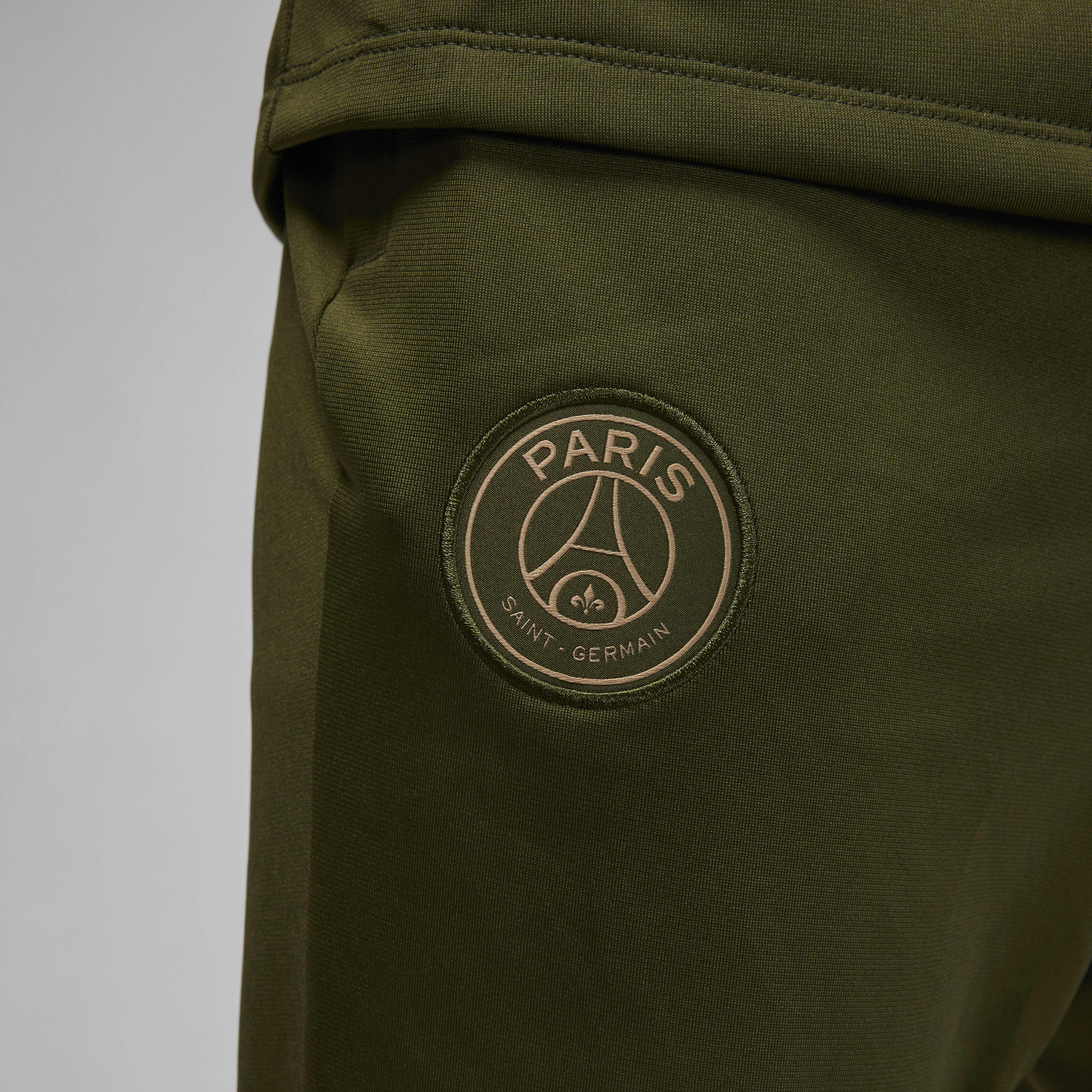 Paris Saint-Germain Strike Fourth image number 8