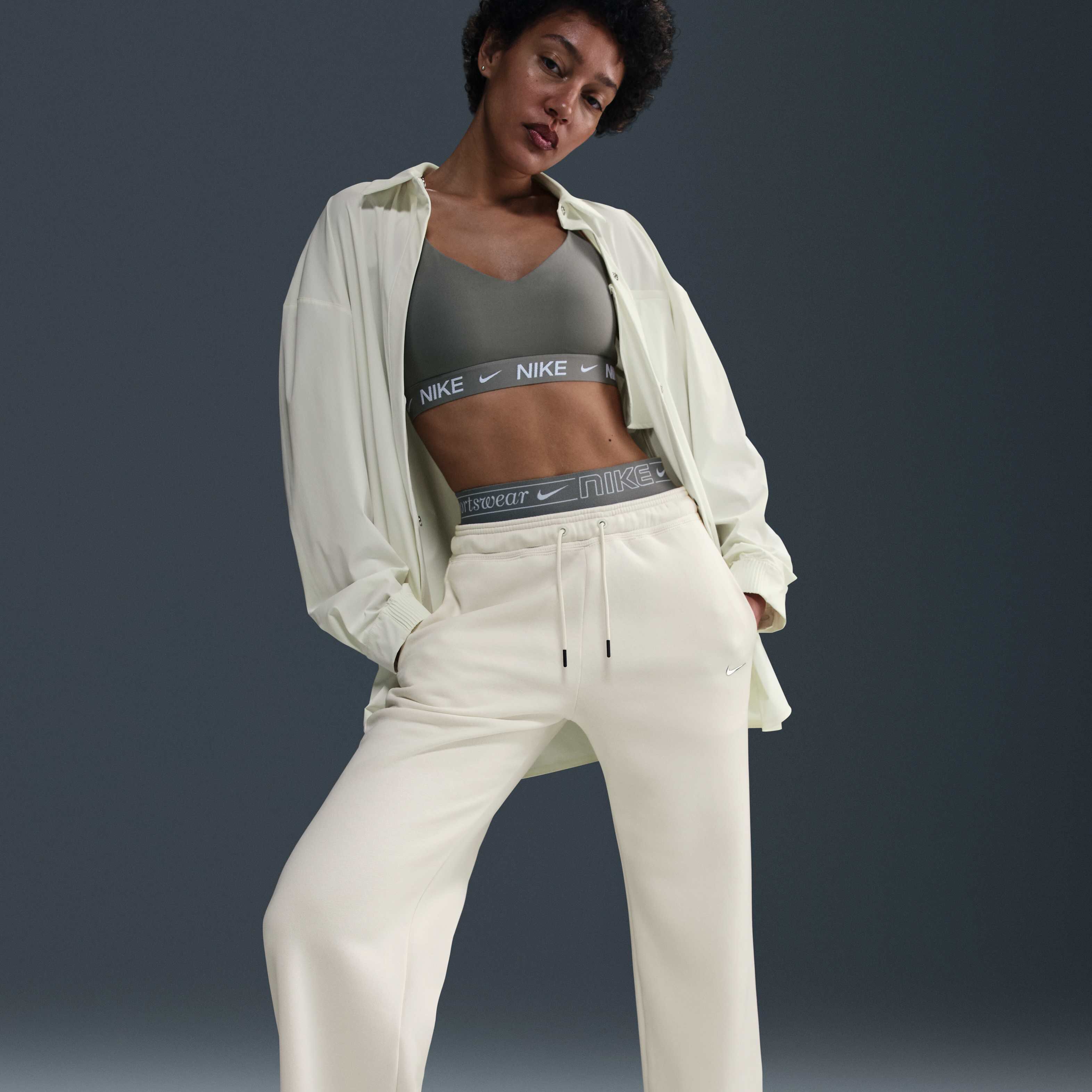 نايكي سبورتسوير فينيكس فليس image number 4