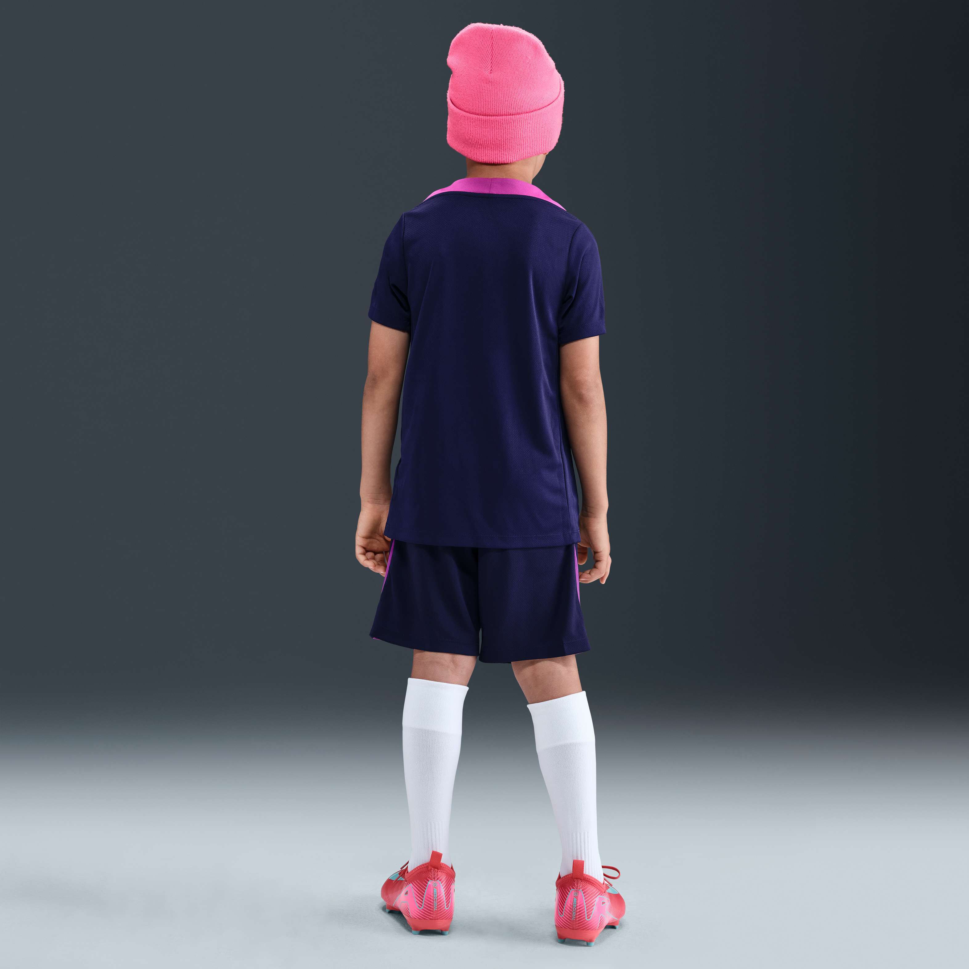 F.C. Barcelona Strike image number 4