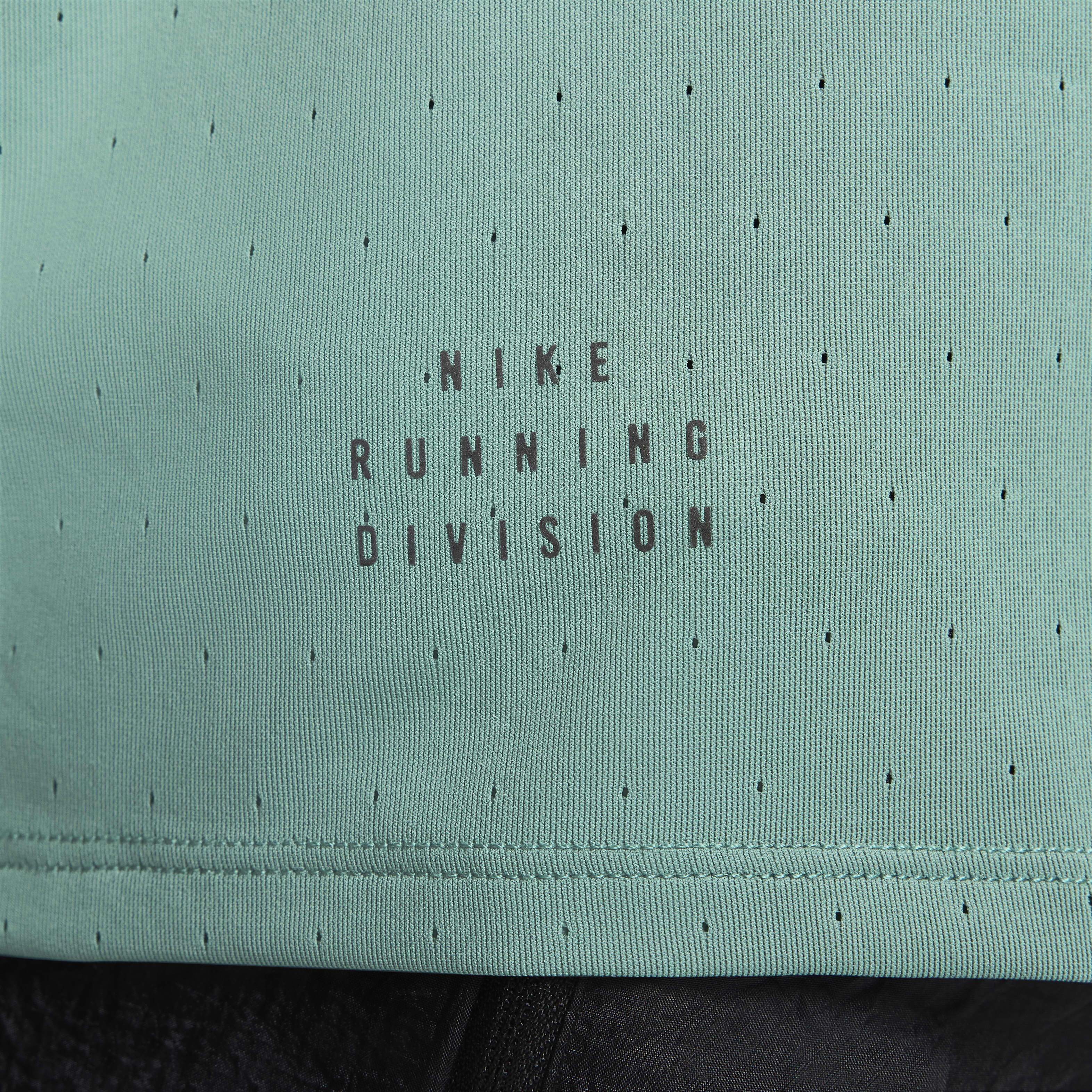 Nike Running Division image number 4