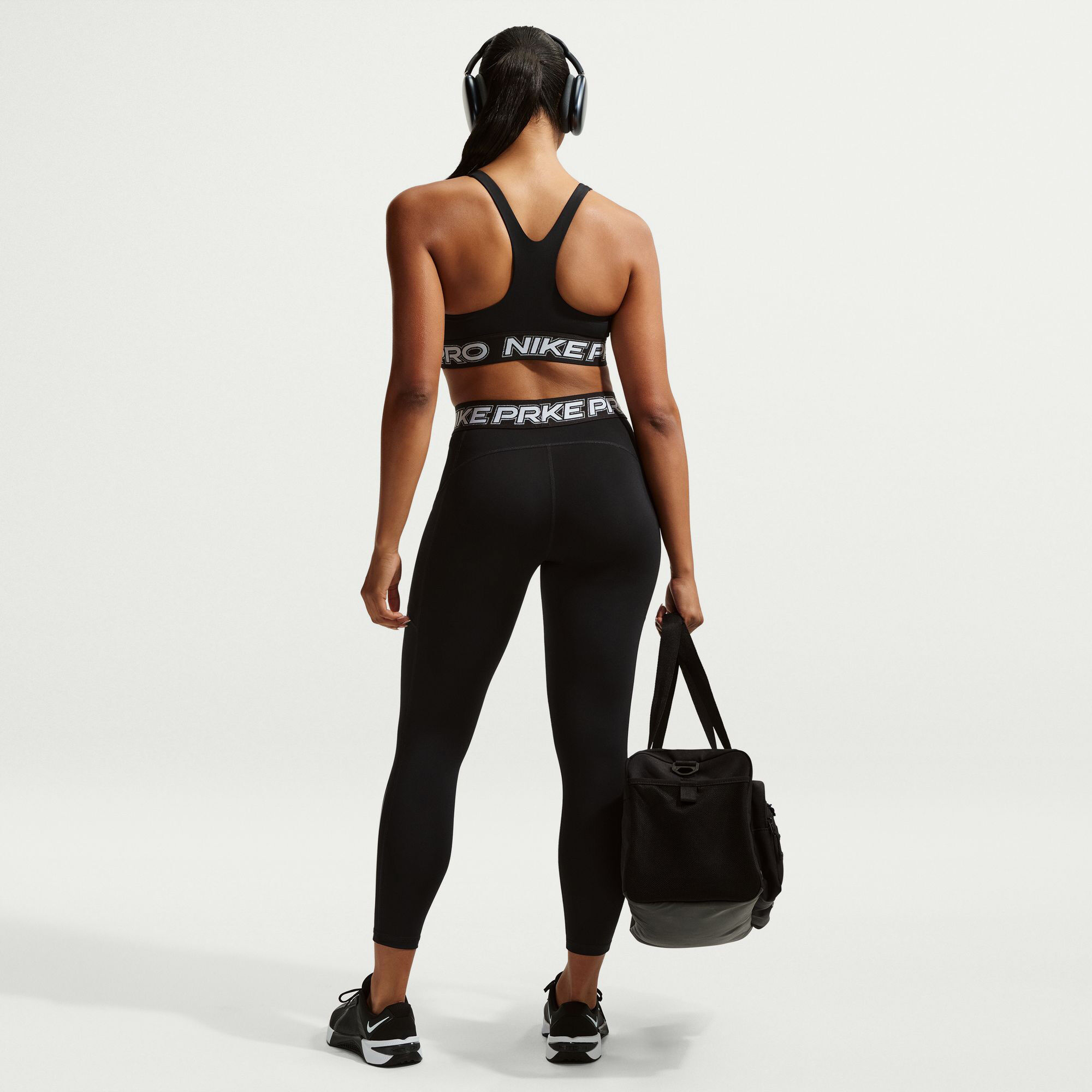 نايكي برو image number 1