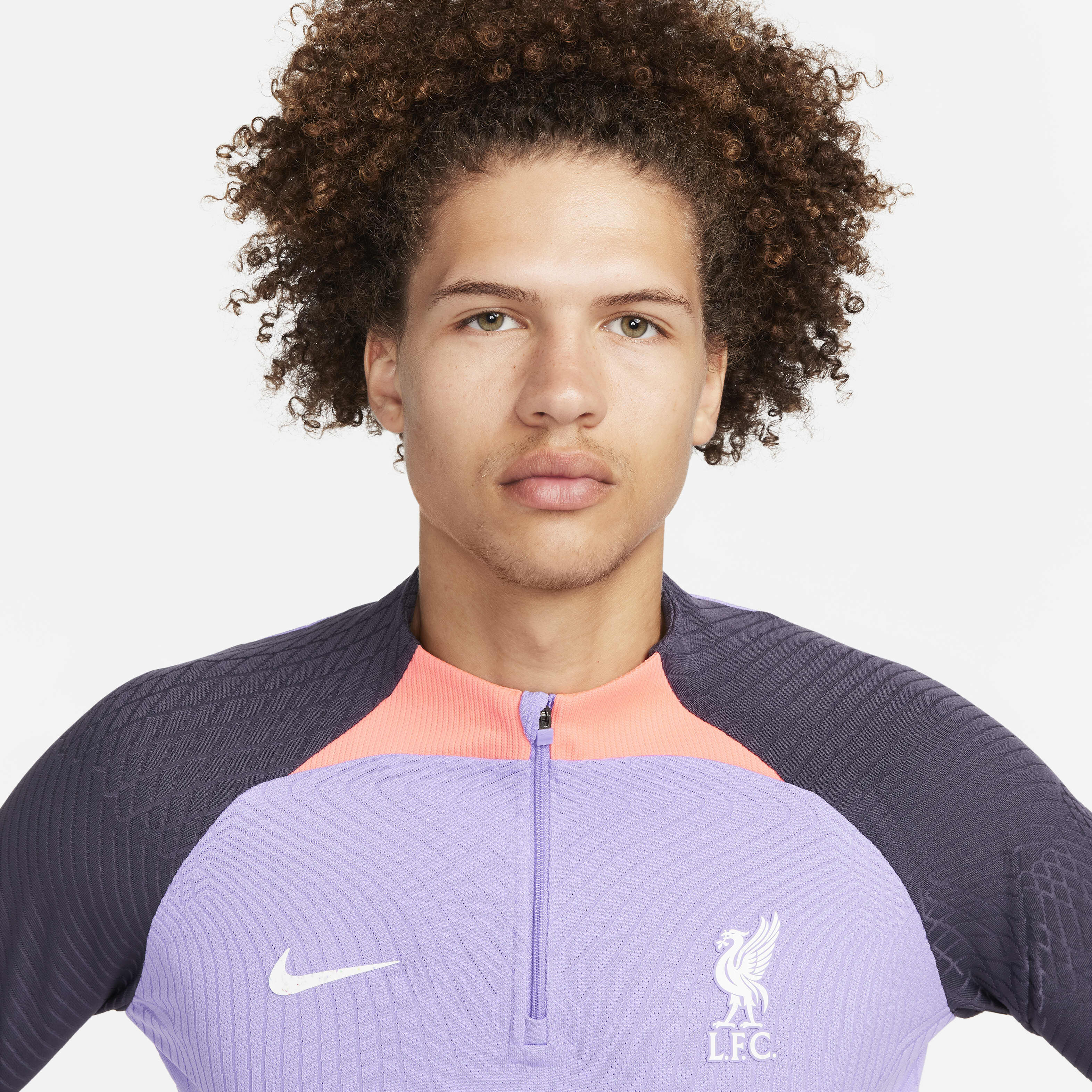 Liverpool F.C. Strike Elite Third image number 2