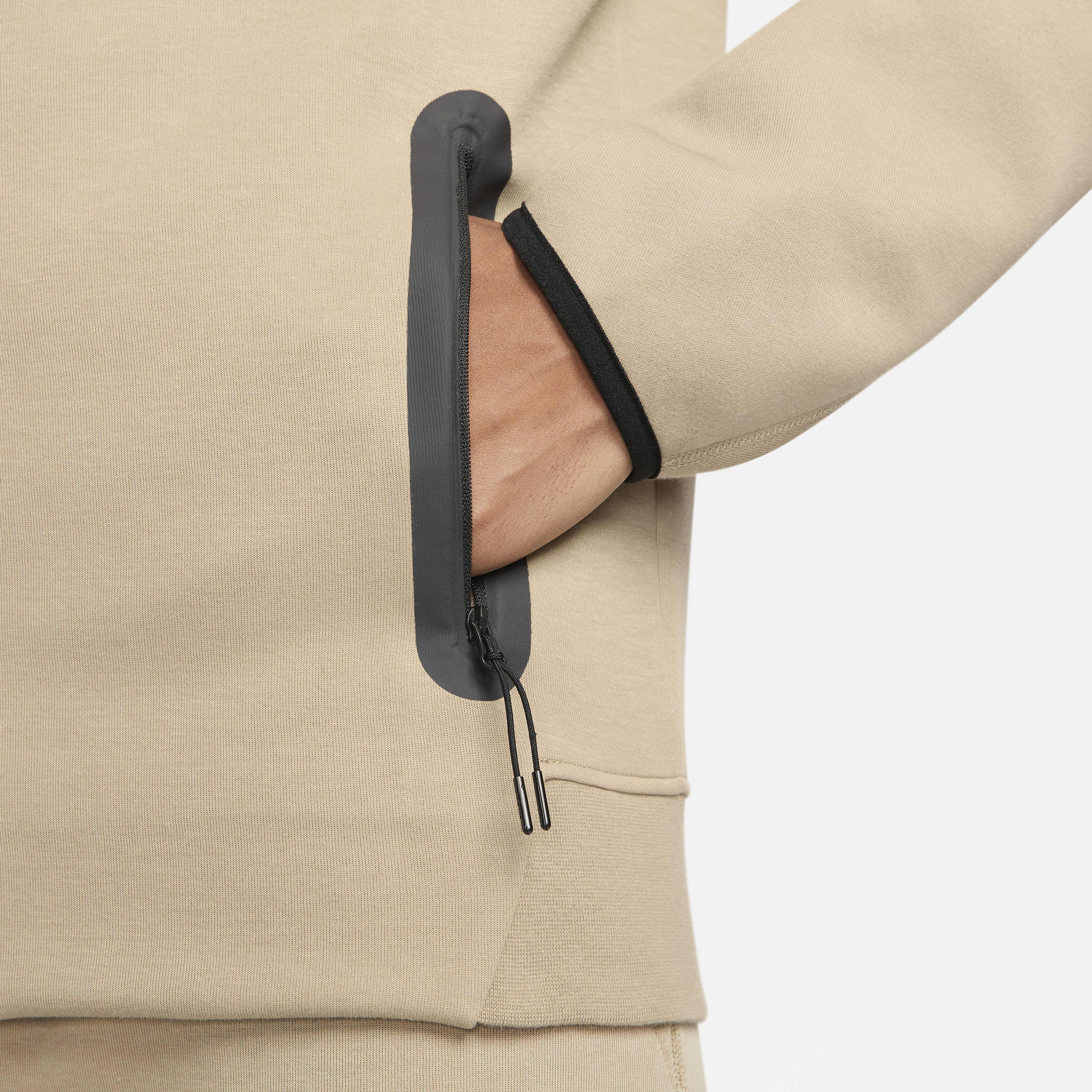 نايكي سبورتسوير تك فليس ويندرانر image number 4