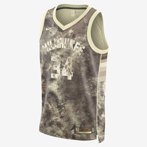 Giannis Antetokounmpo Milwaukee Bucks 2022/23 Select Series
