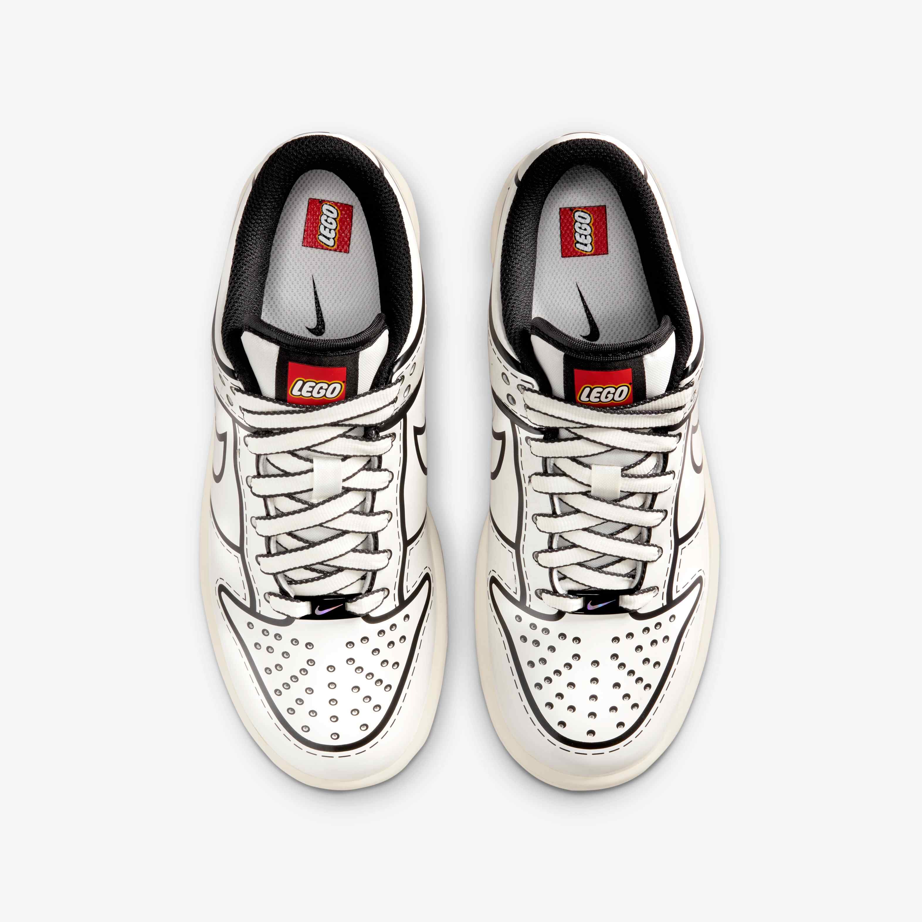 Nike Dunk Low x LEGO&reg; Collection image number 3