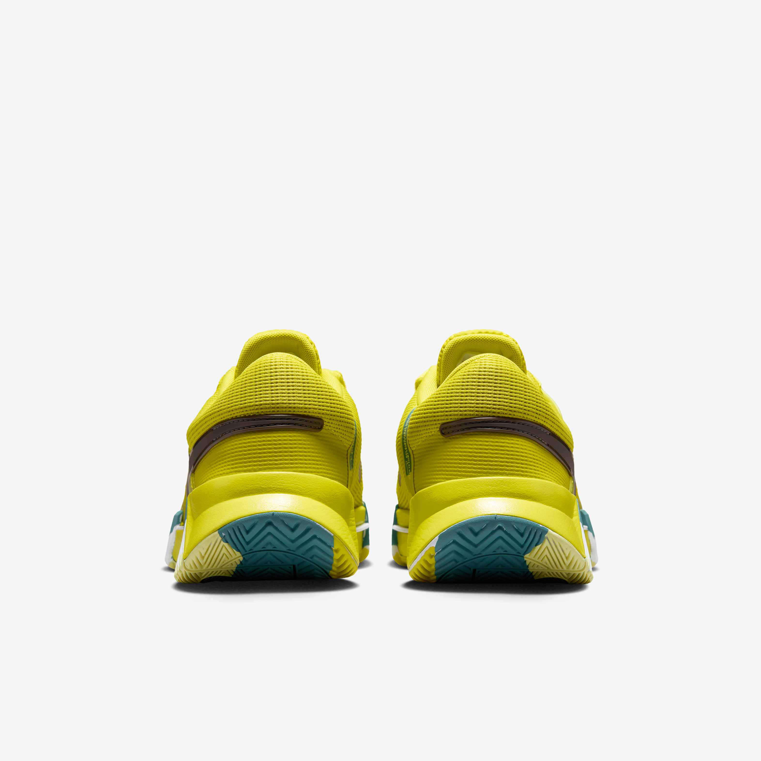 نايكي جي بي تشالنج 1 بريميوم image number 5