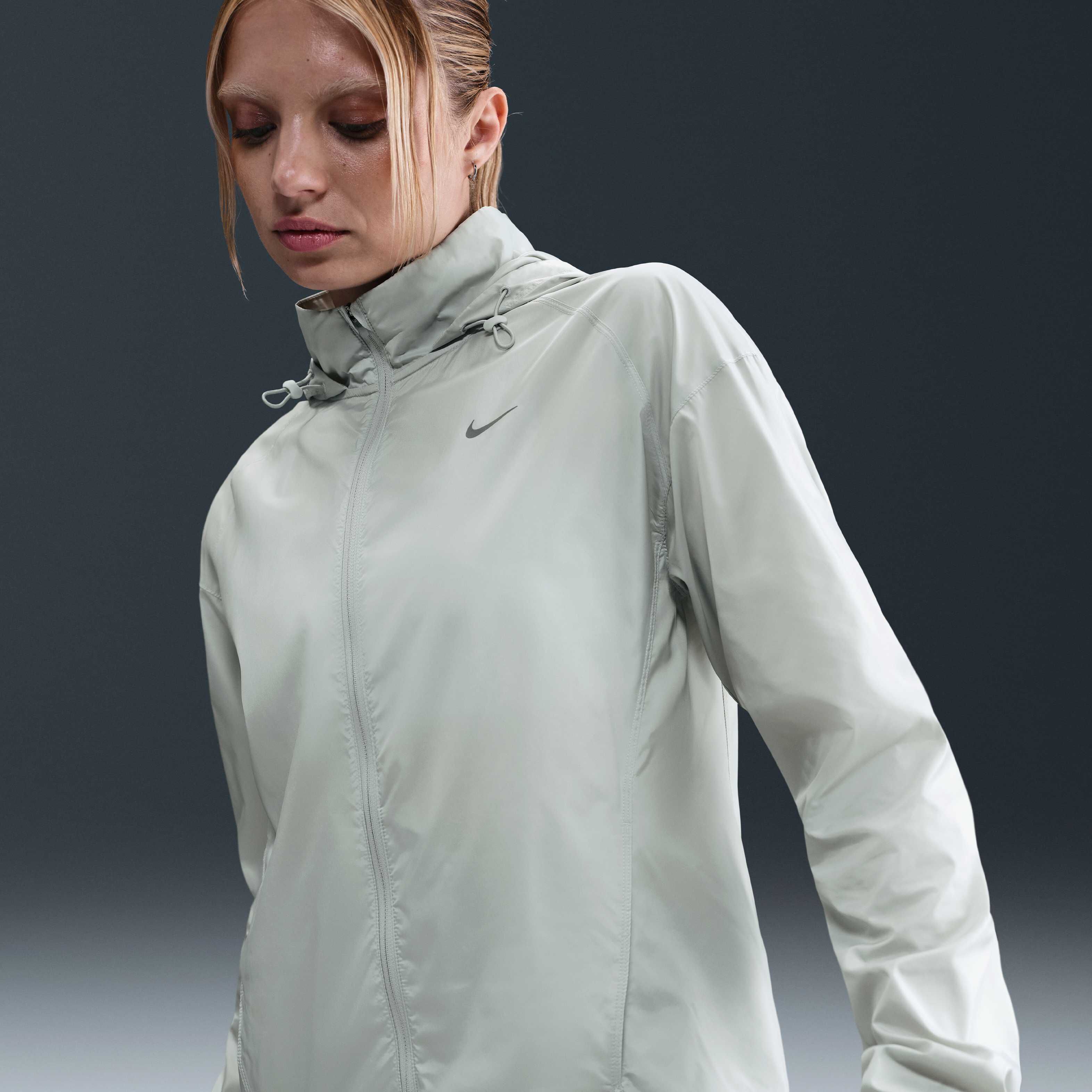 Nike Tempo image number 0