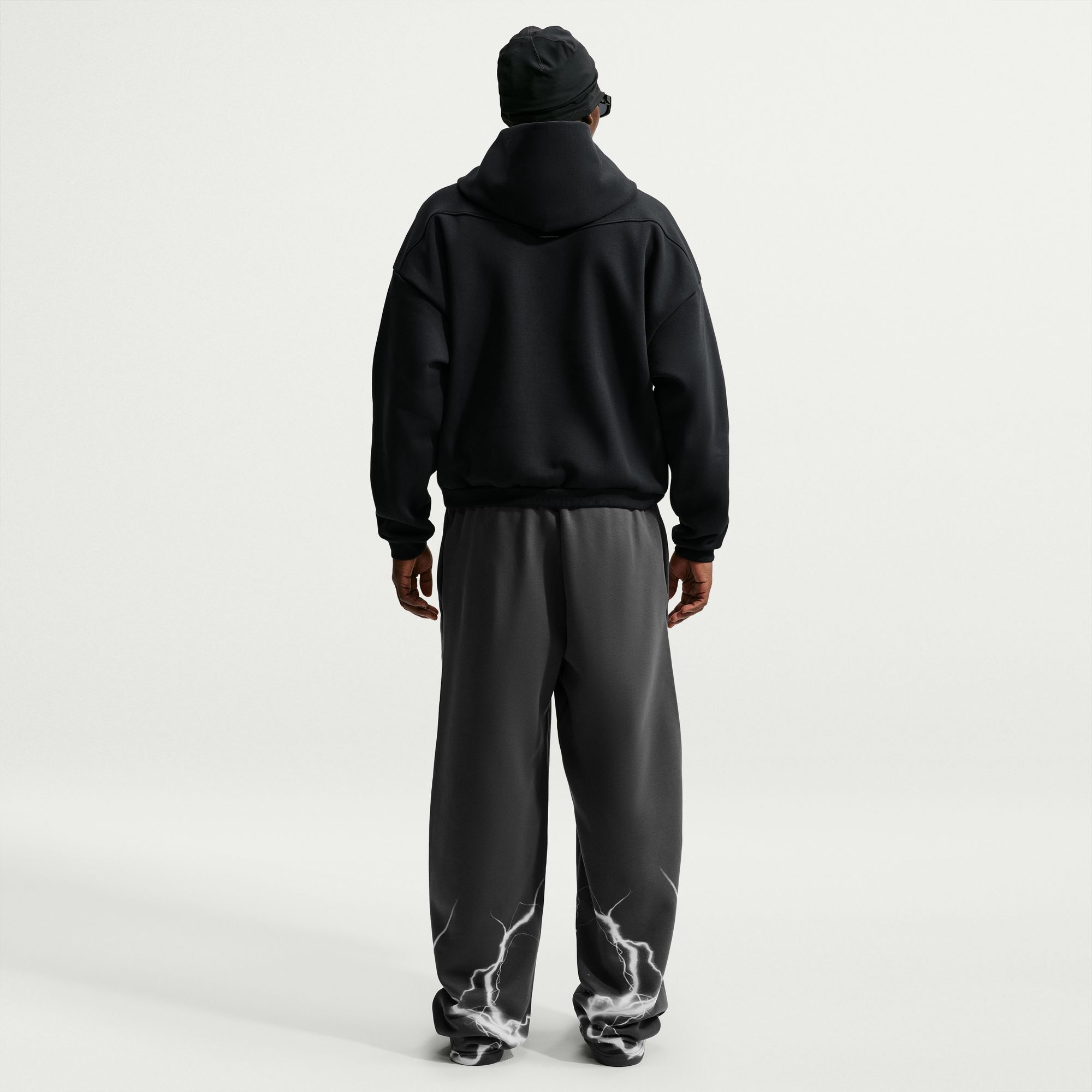 Nike Standard Issue image number 1