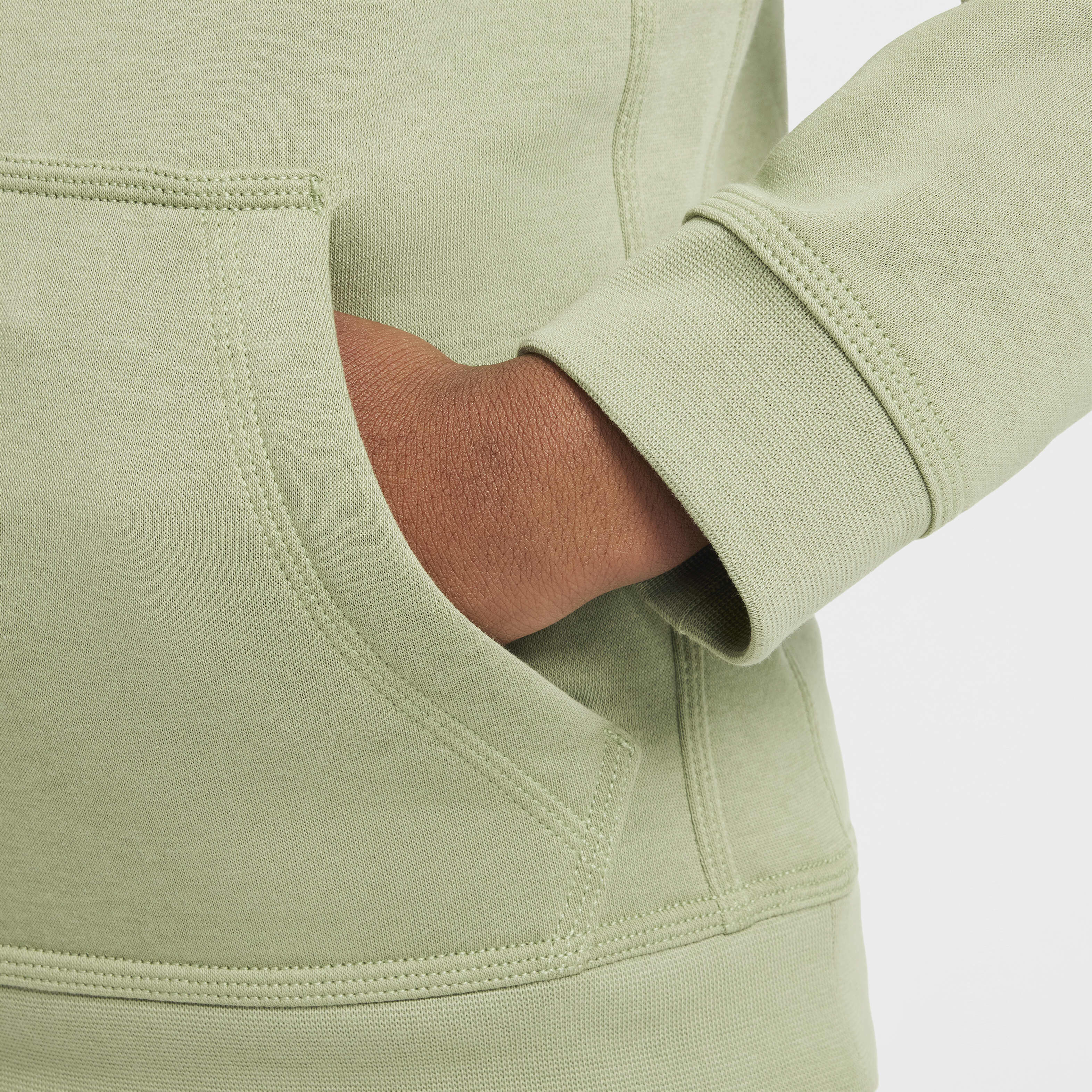 نايكي سبورتسوير ستاندرد ايشيو image number 3