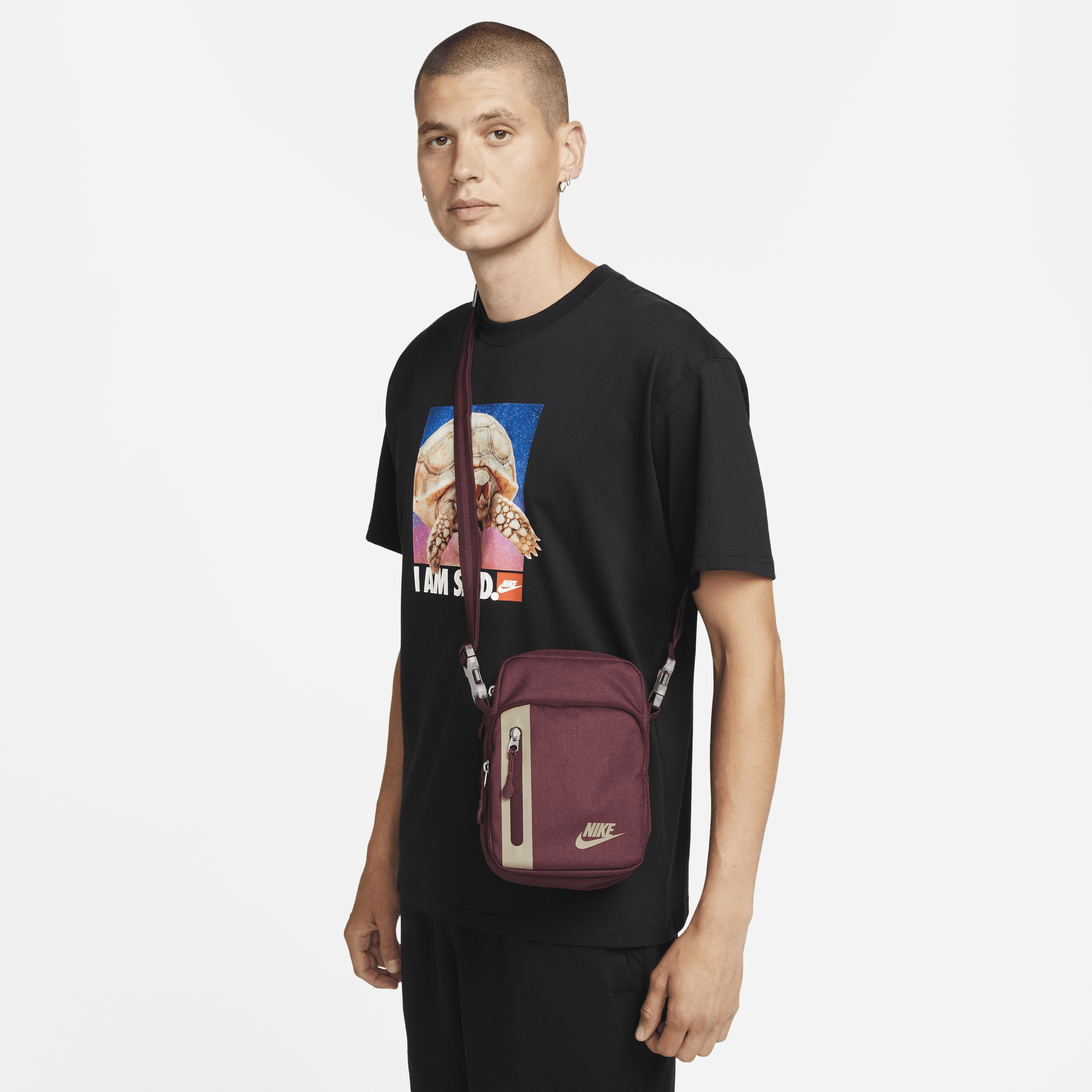 Nike core hot sale crossbody bag