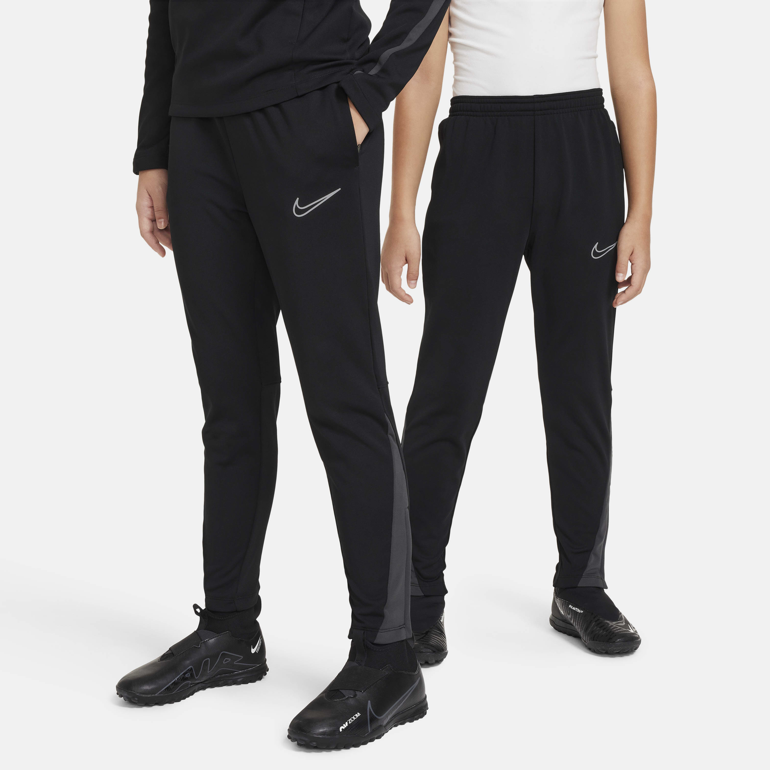 nike tracksuit therma