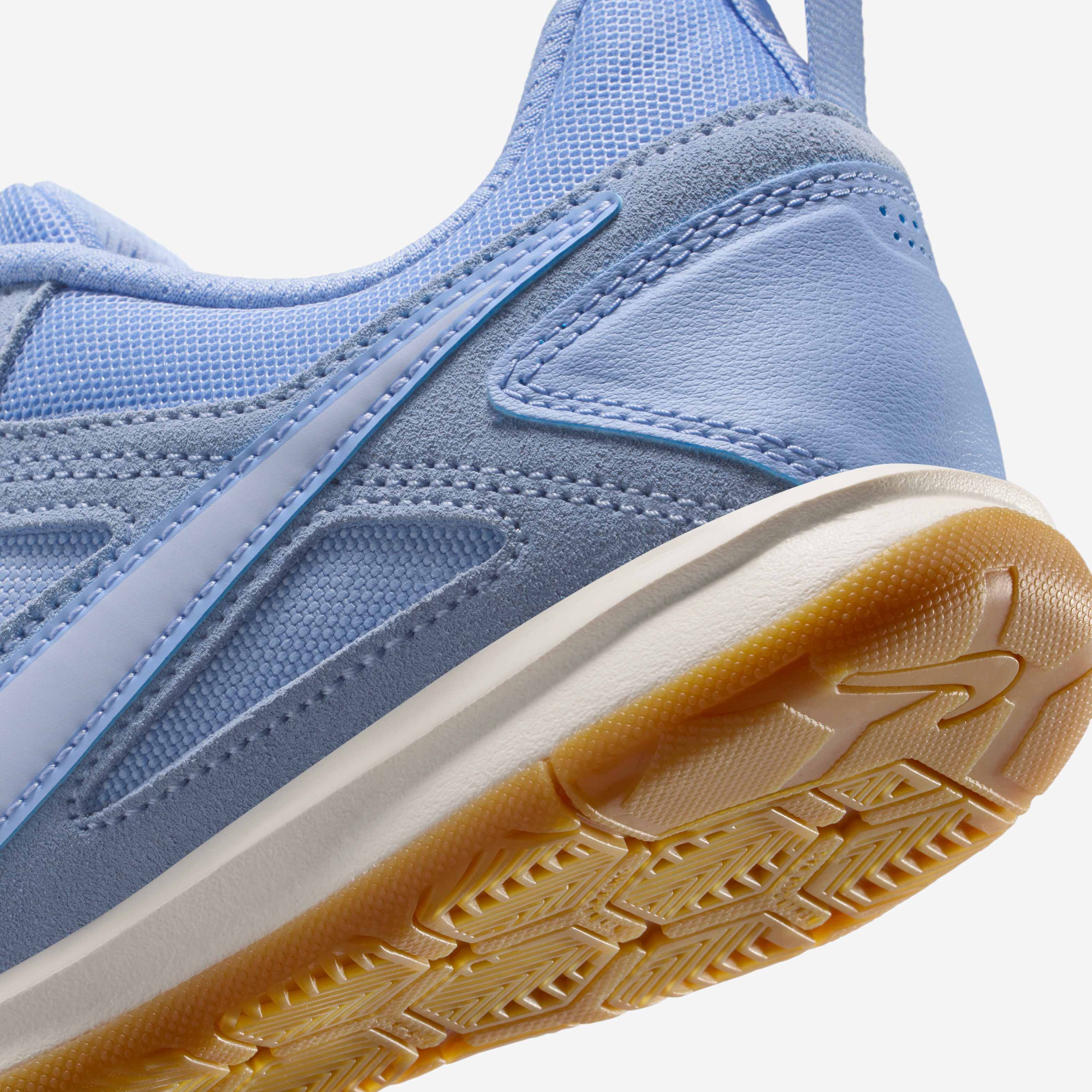 نايكي جاتو image number 7