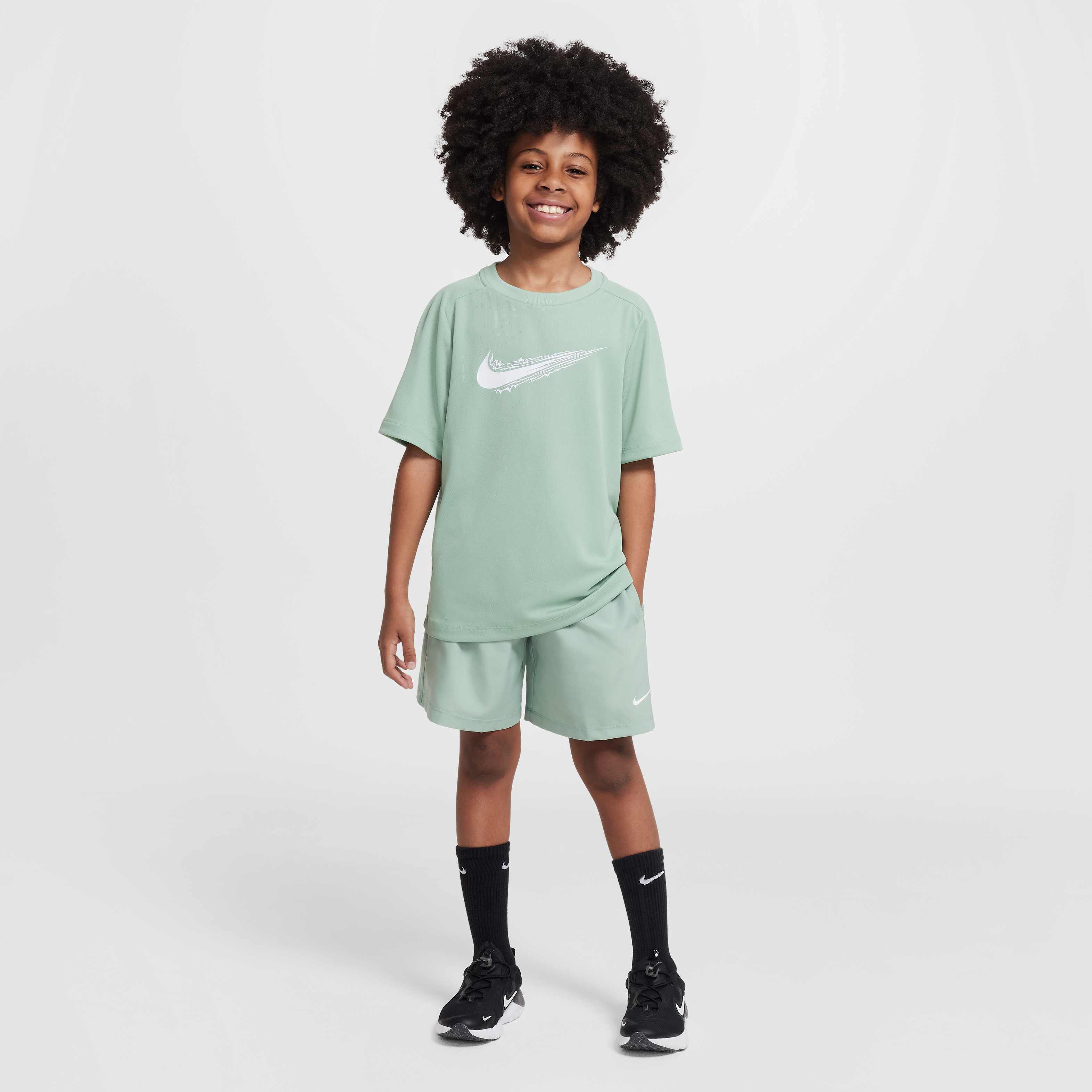 نايكي ملتي image number 6