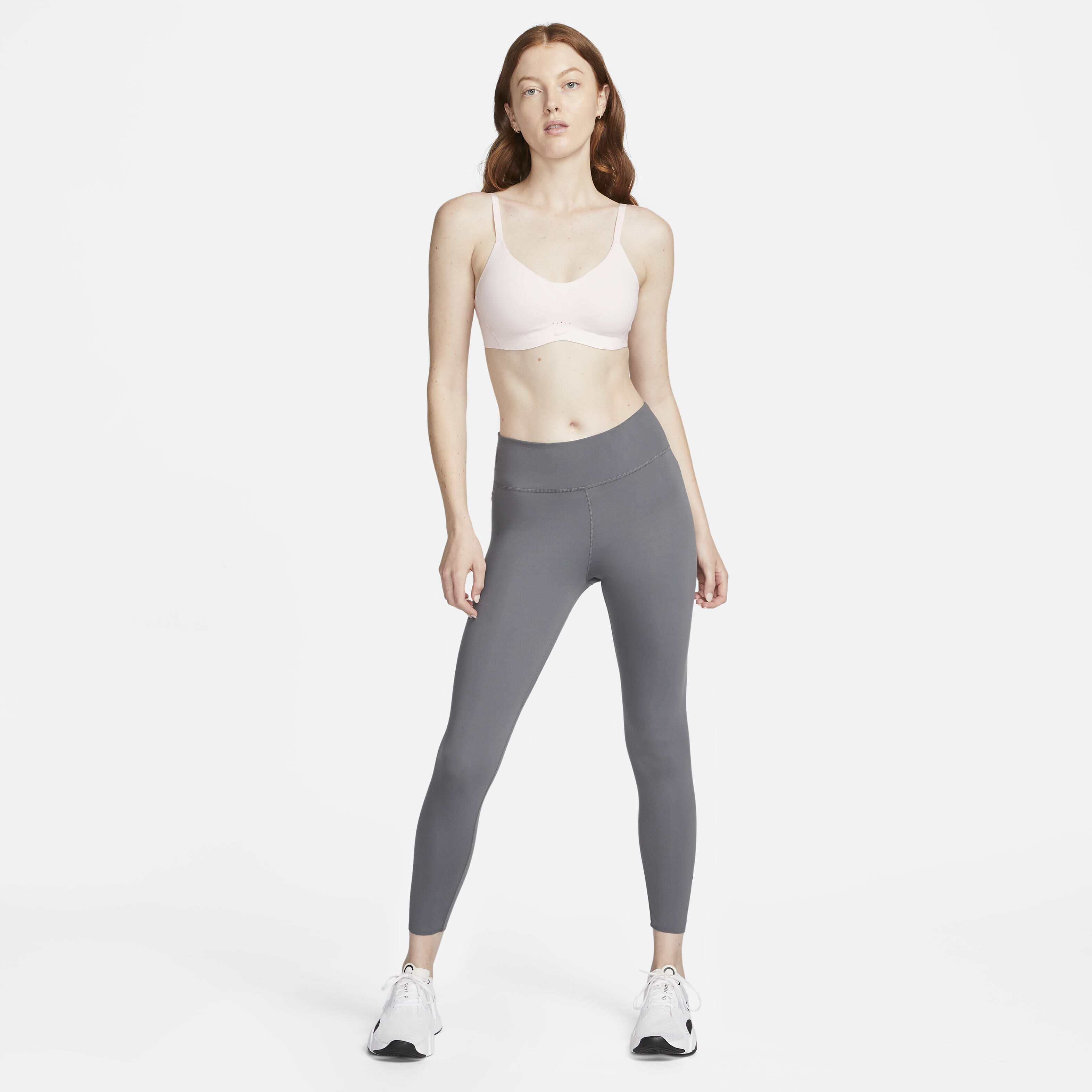 نايكي اليت مينيماليست image number 7