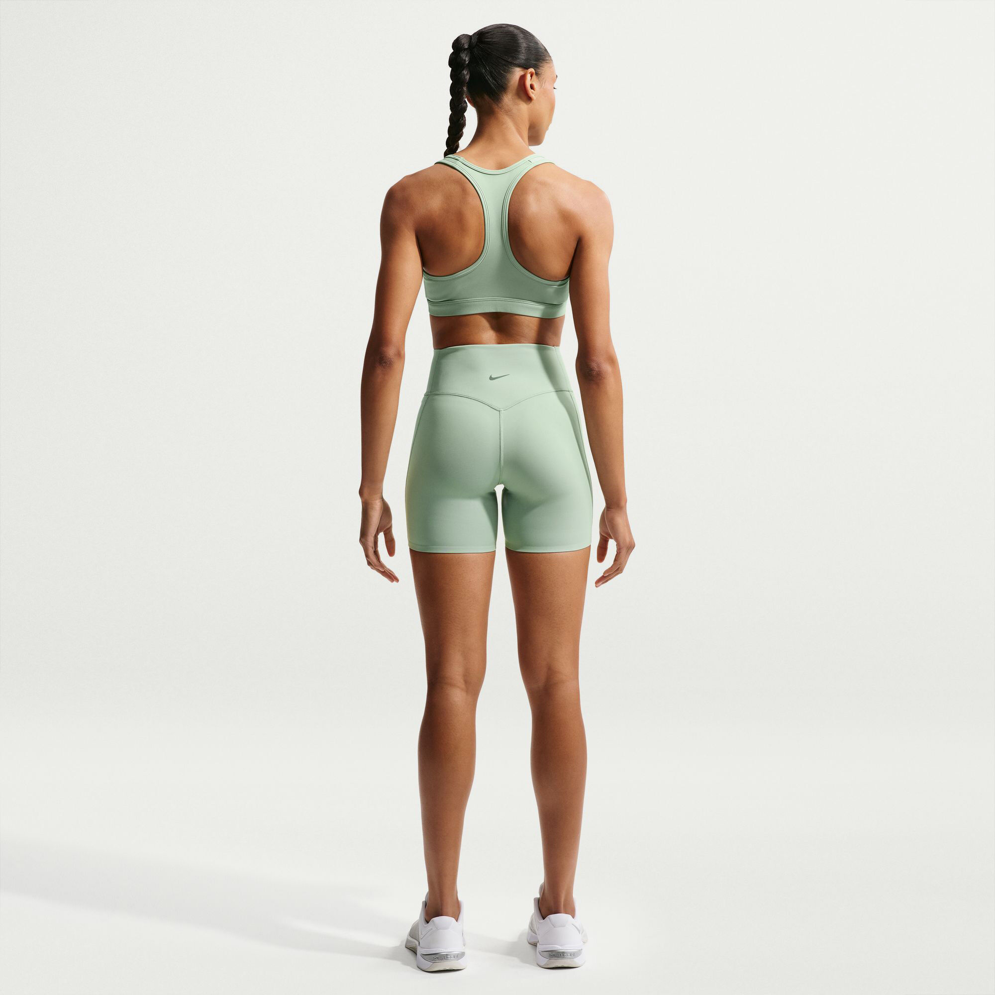 Nike Universa image number 1