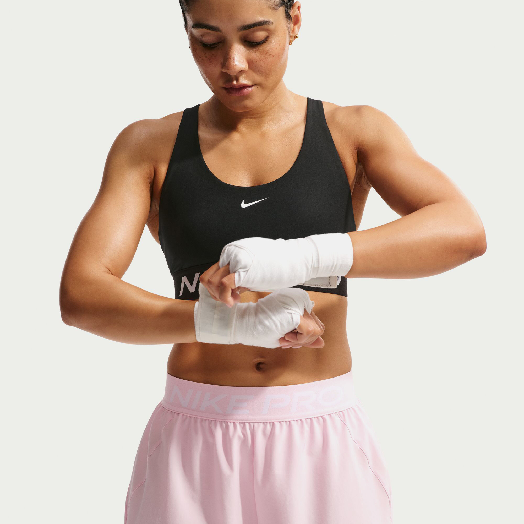 Nike Pro image number 2