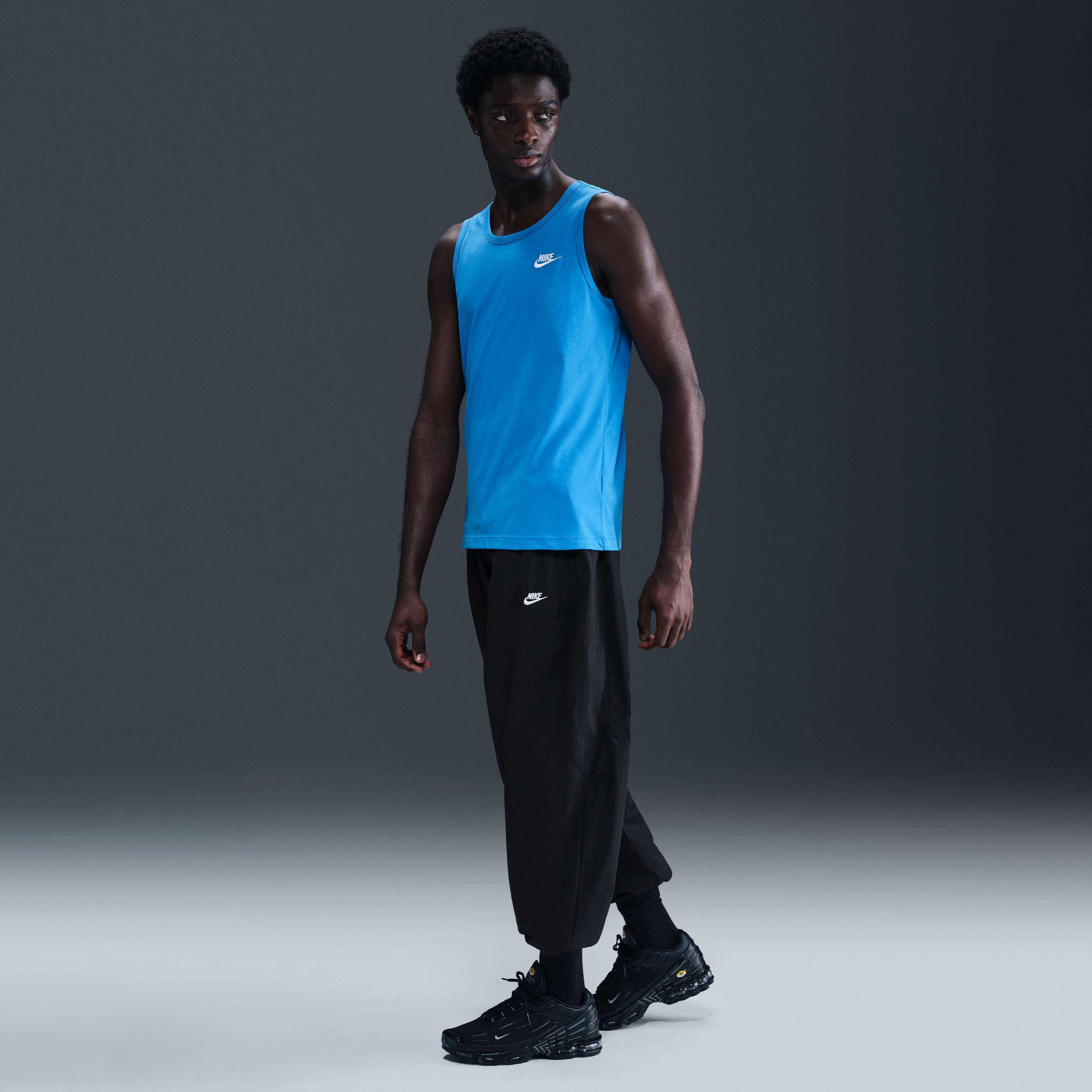 Nike Sportswear Club image number 3