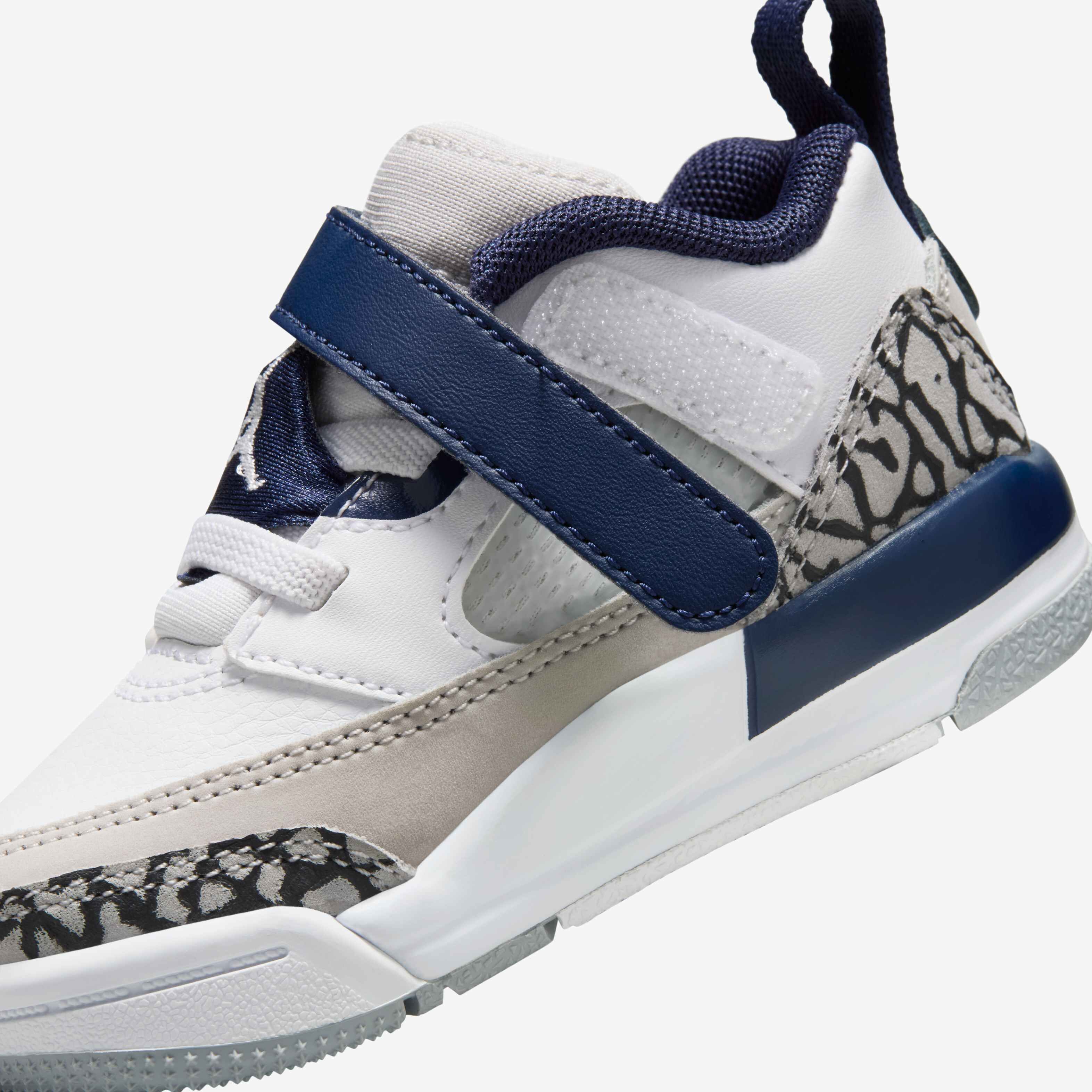 Jordan Spizike Low image number 7
