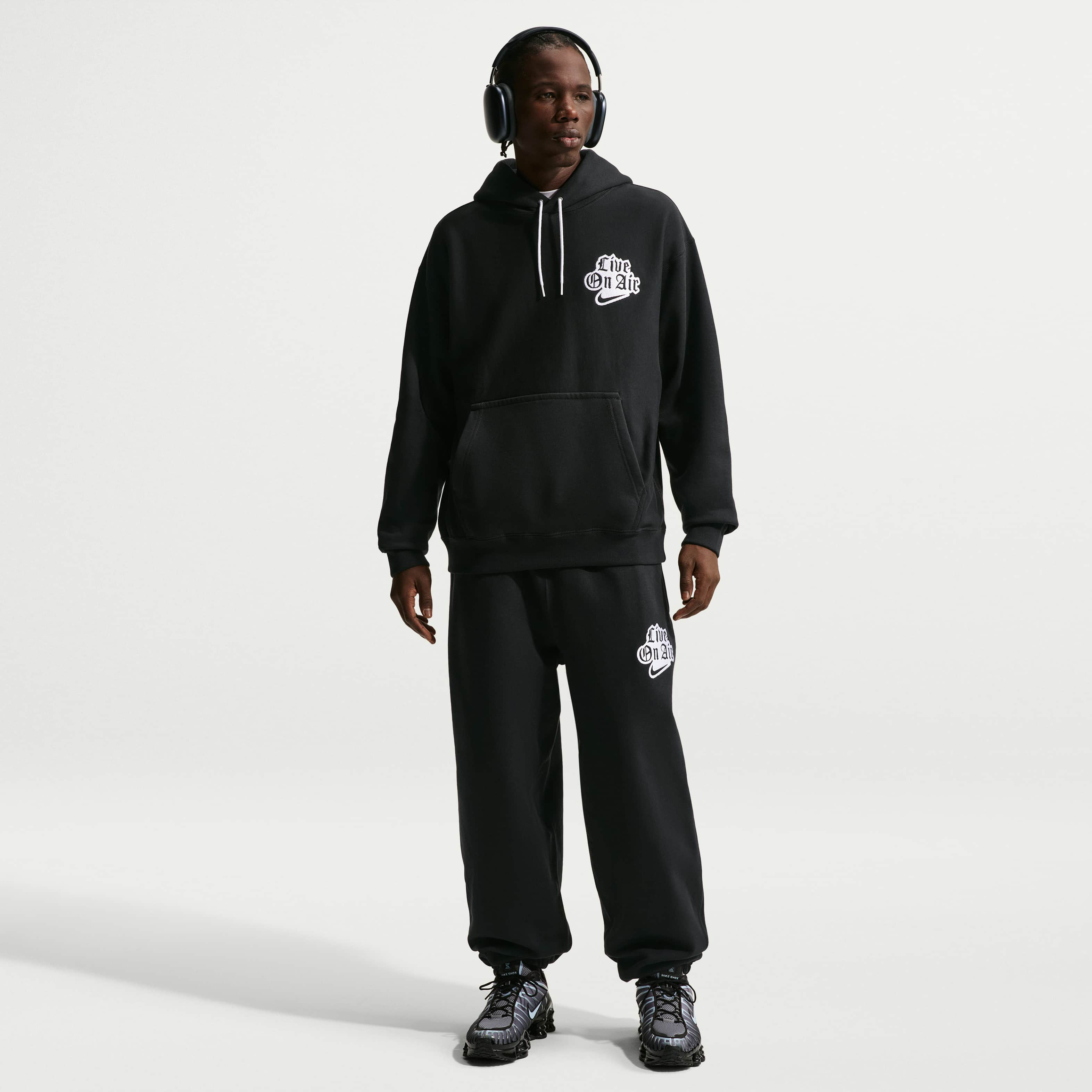 Nike Solo Swoosh image number 3