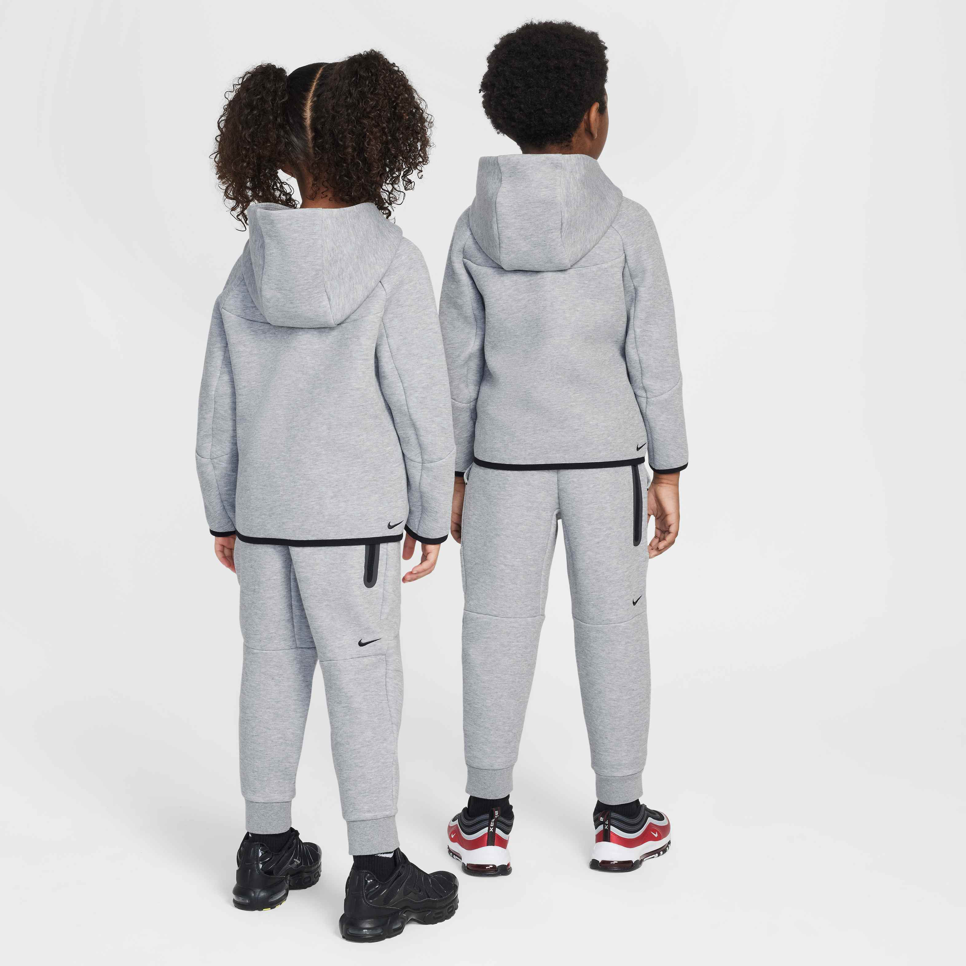 نايكي سبورتسوير image number 1