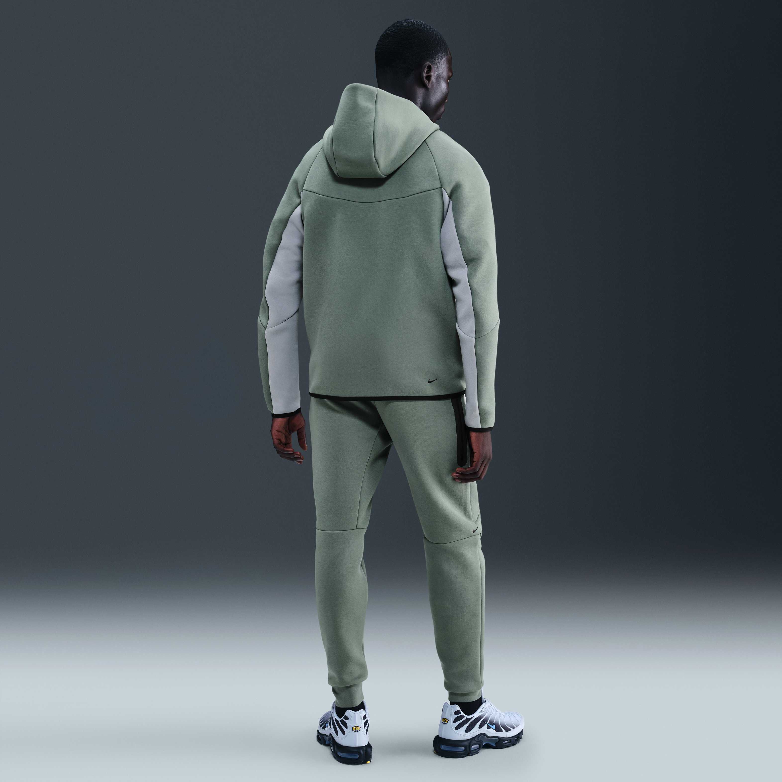 Nike Tech image number 3