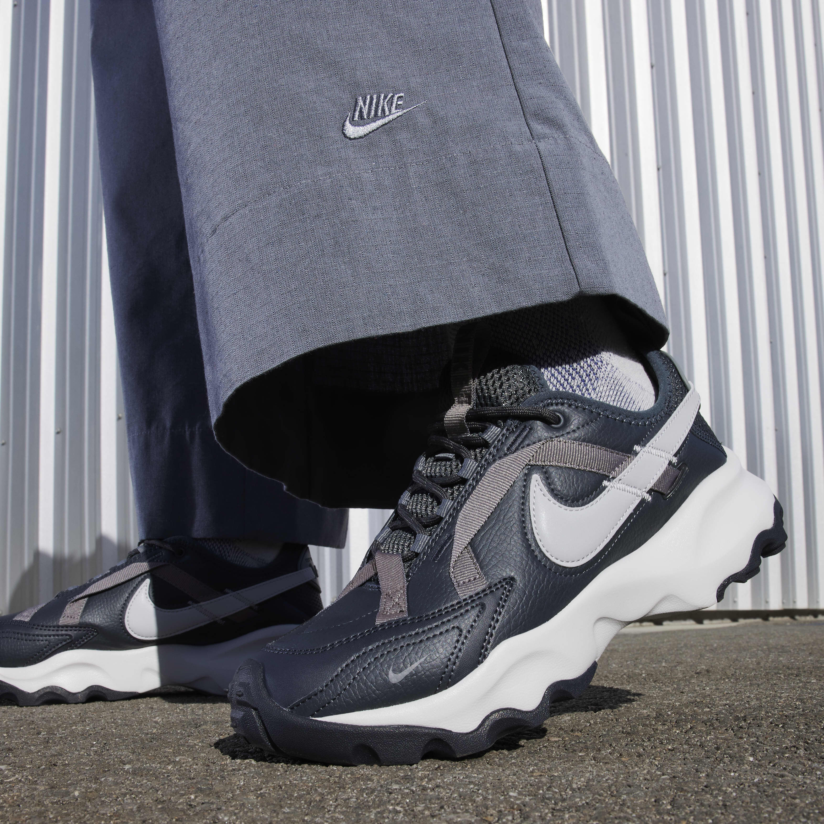 Buy Nike TC 7900 Women's shoes - Anthracite/Platinum Tint