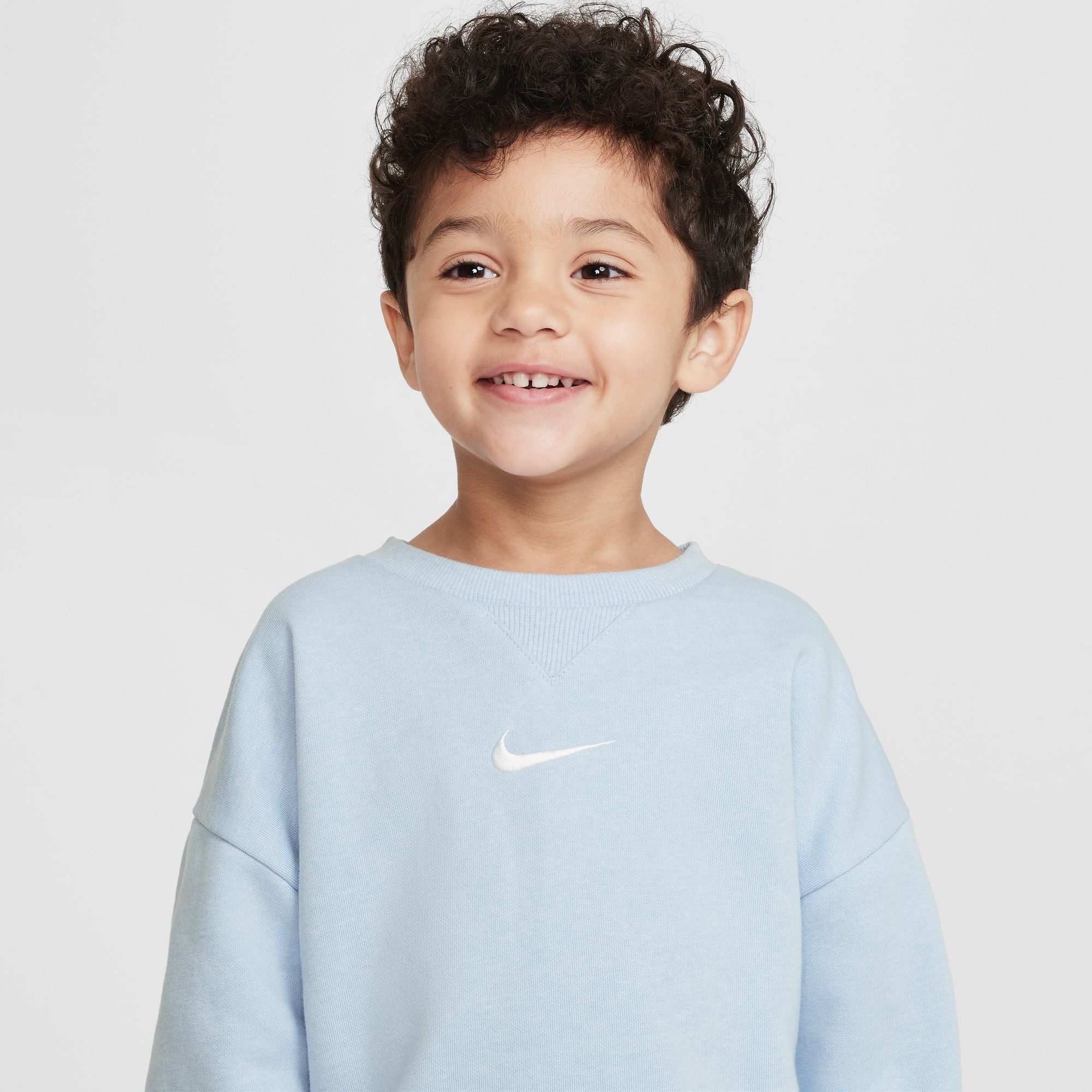 Nike Essentials image number 1