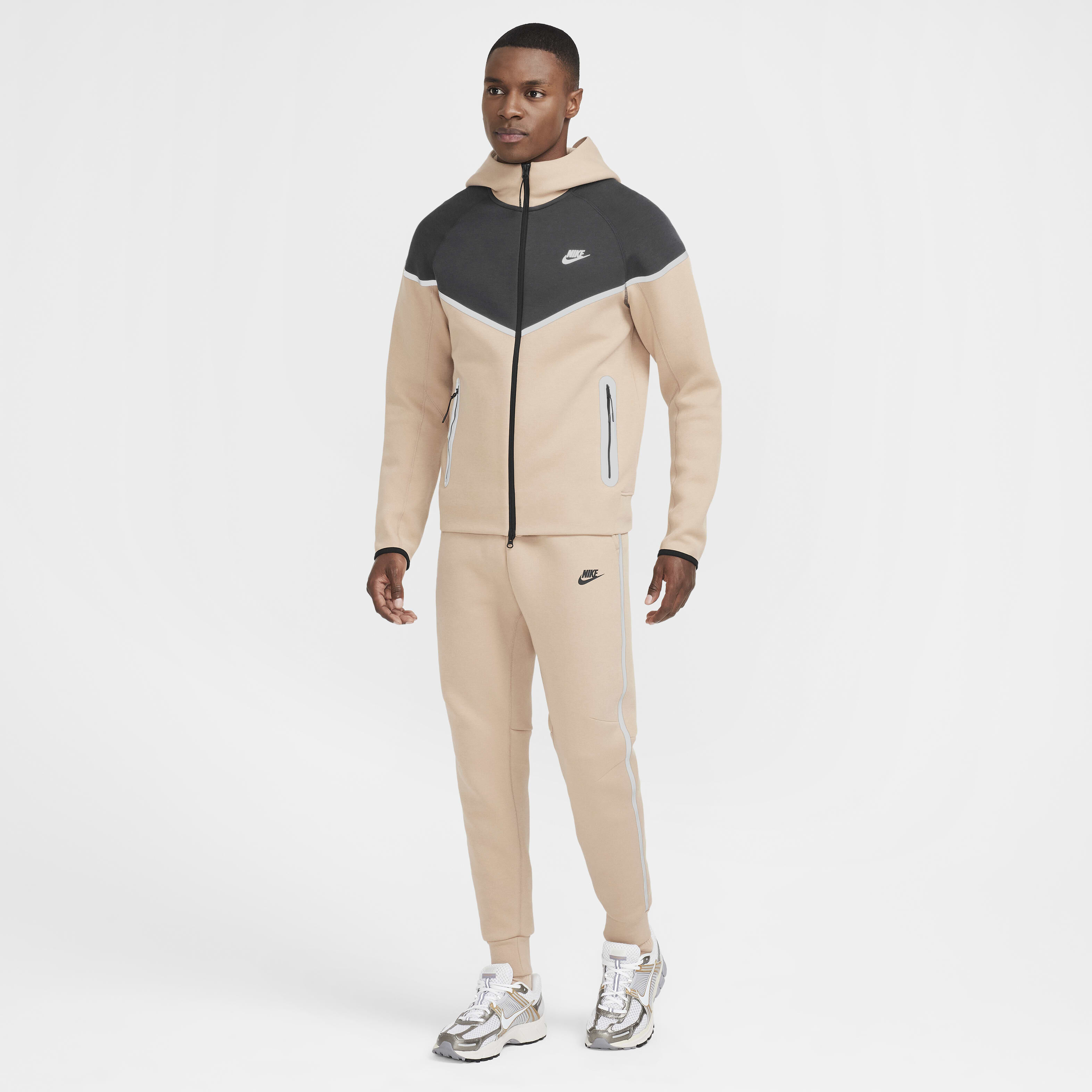 Nike Tech Windrunner image number 7