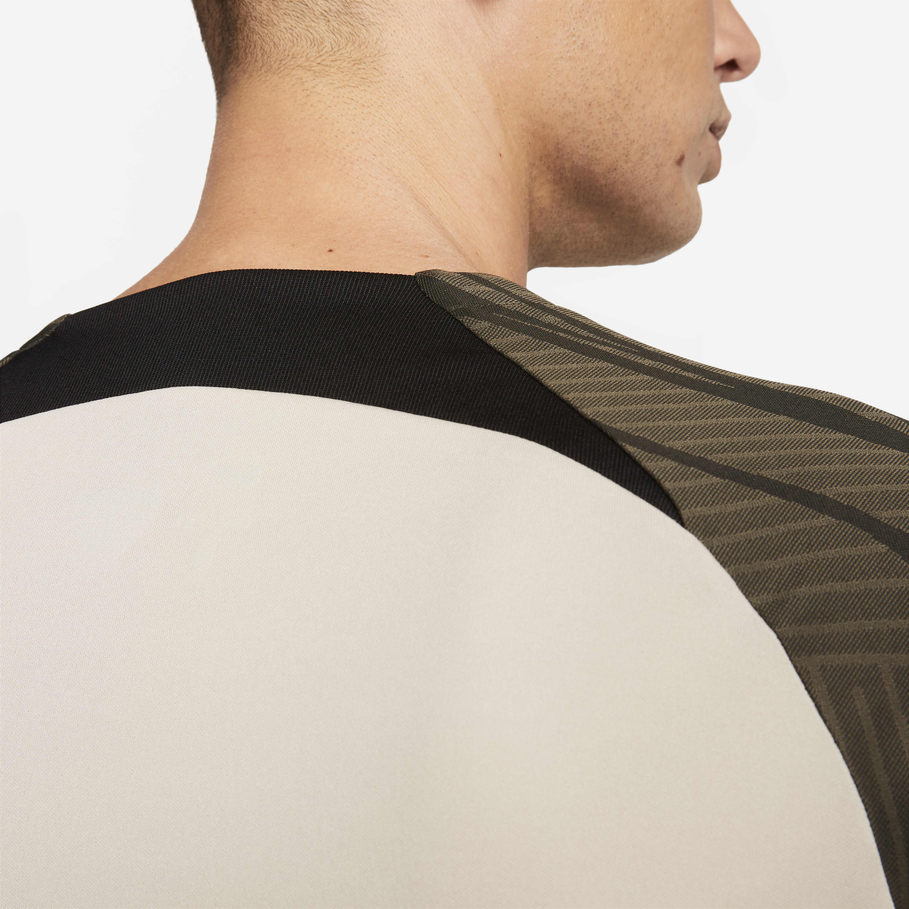 F.C. برشلونة سترايك image number 6