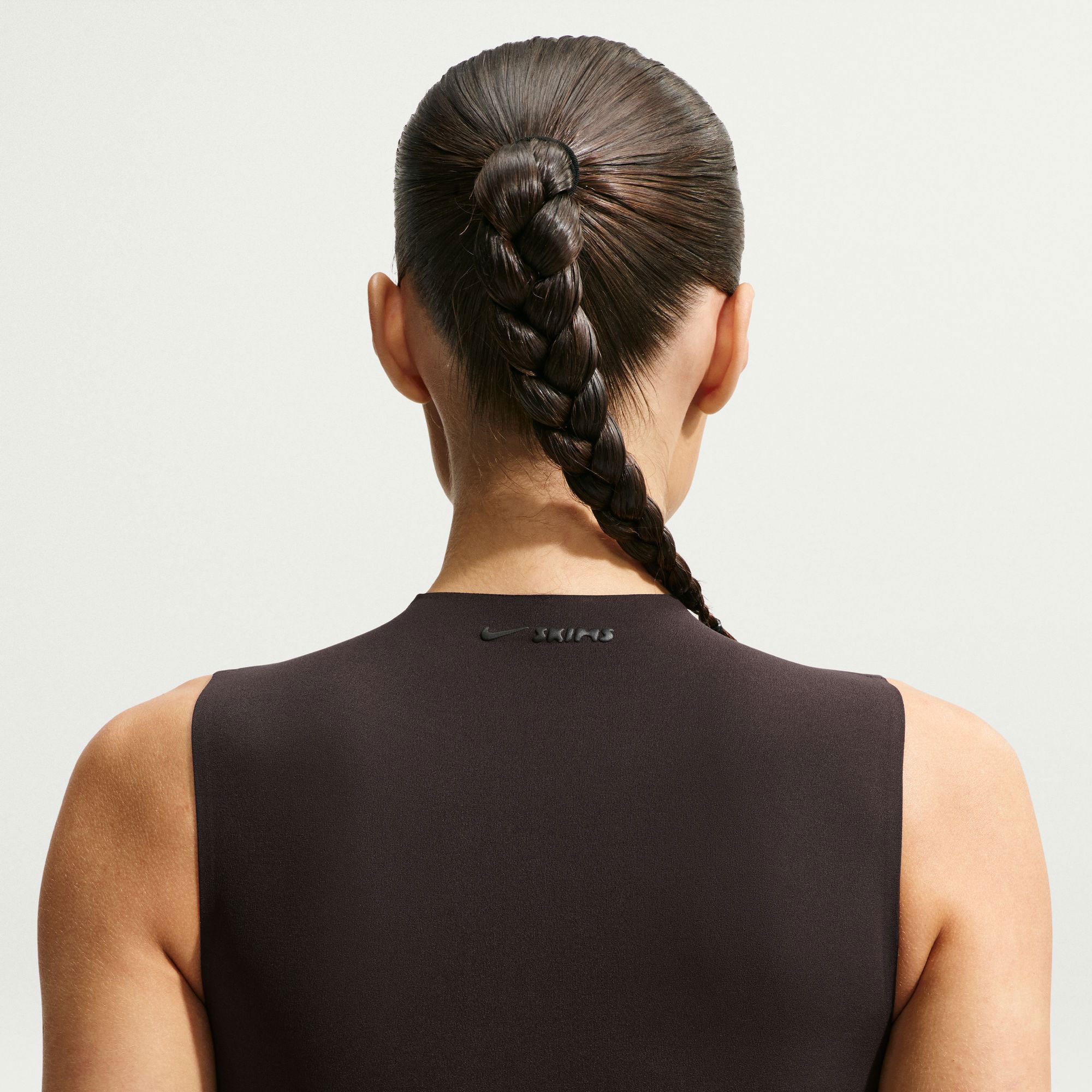 NikeSKIMS Studio Stretch image number 4