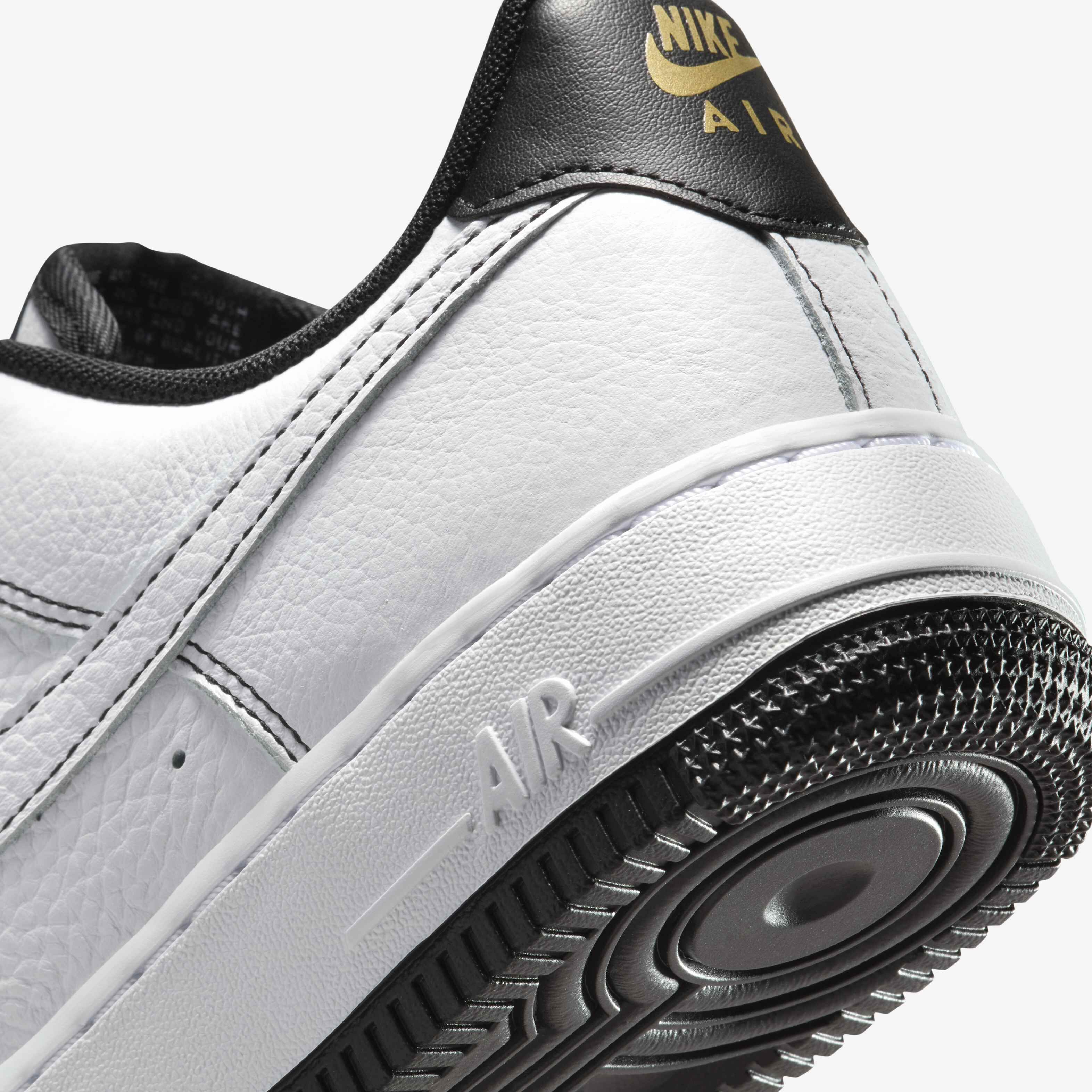 国内配送 NIKE W AIR FORCE 1 07 MINI JEWEL WHITE/BLACK-M.GOLD Nike Air Force 1 07 Mini Jewel WMNS White / Metallic Gold