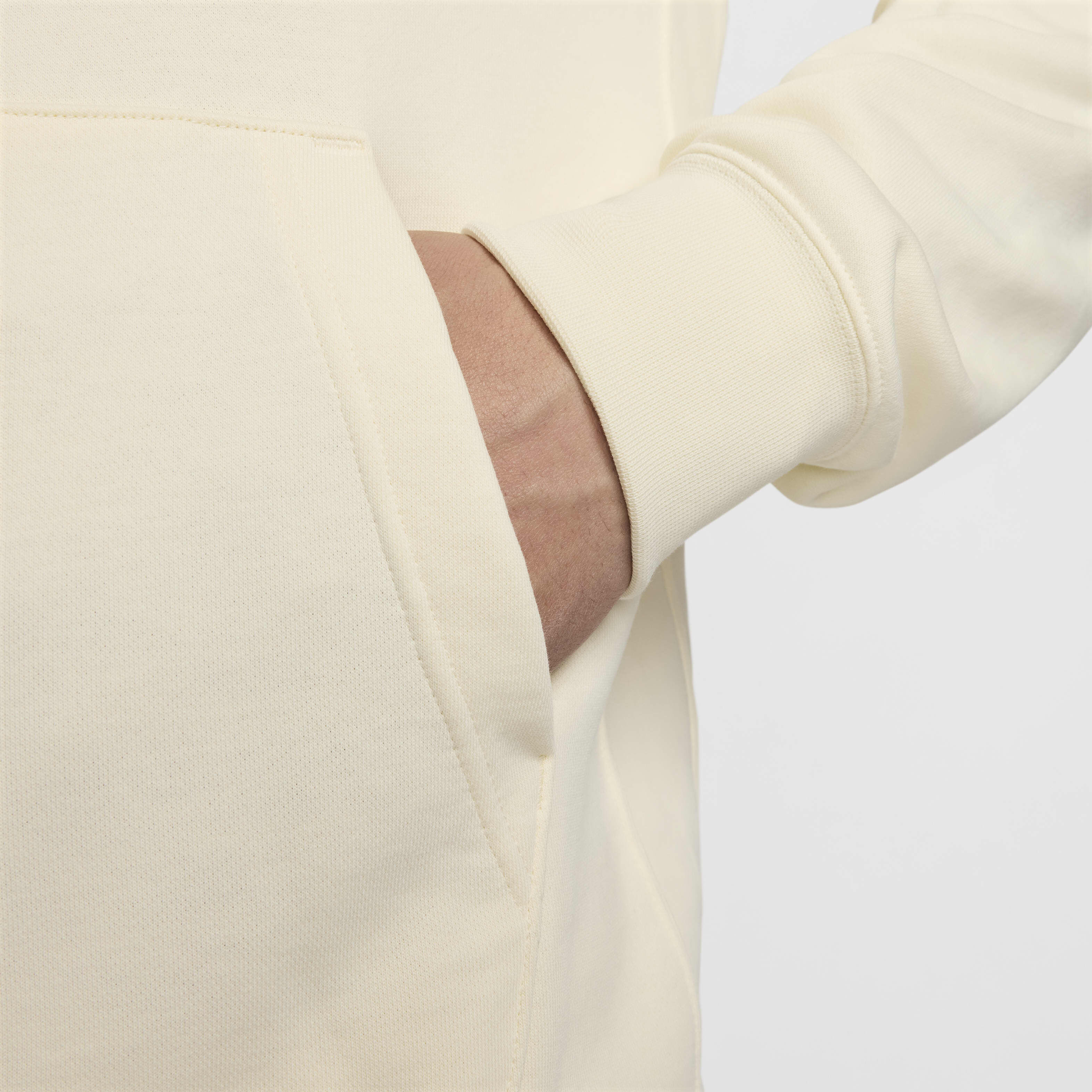 Paris Saint-Germain Club image number 6