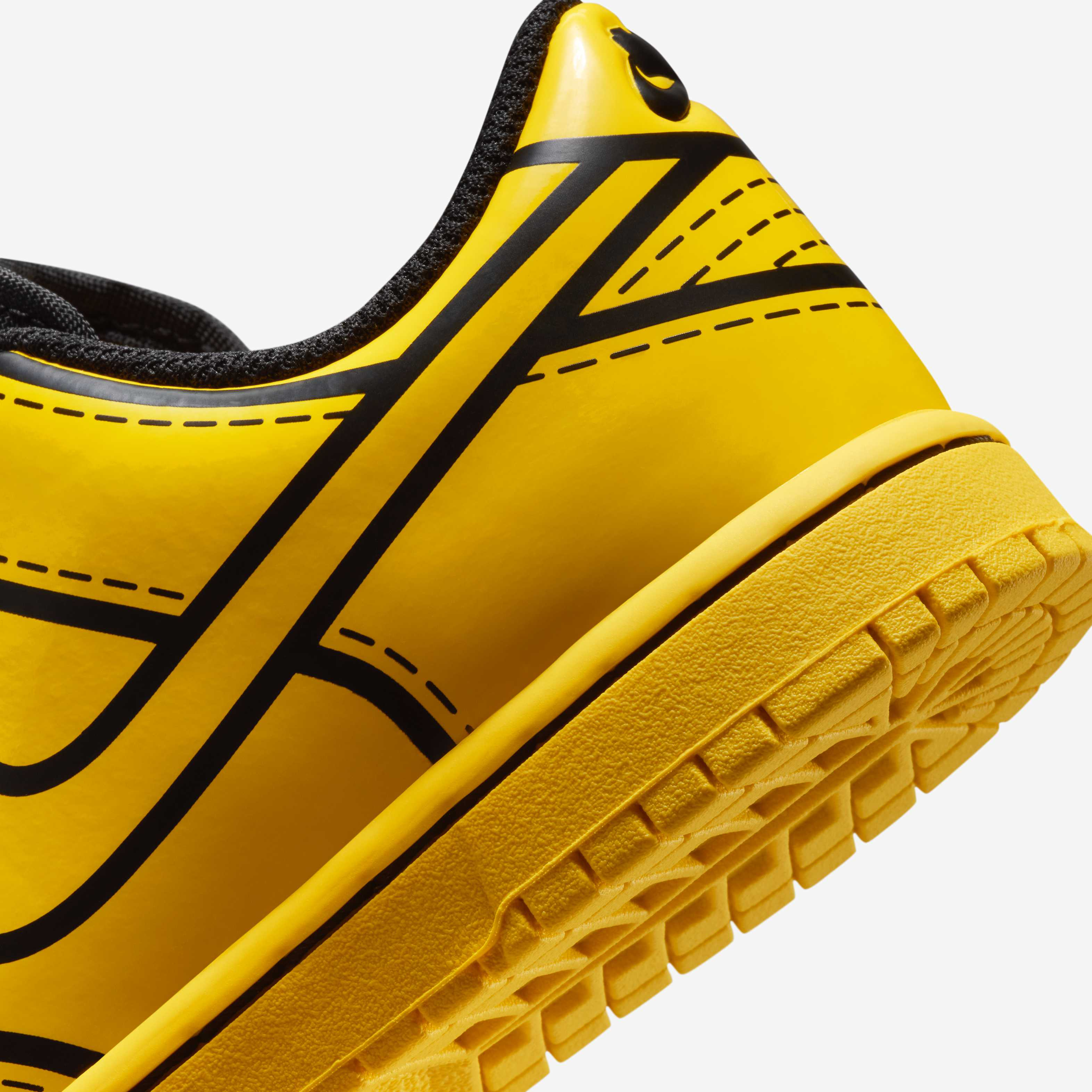 Nike Dunk Low x LEGO&reg; Collection image number 7