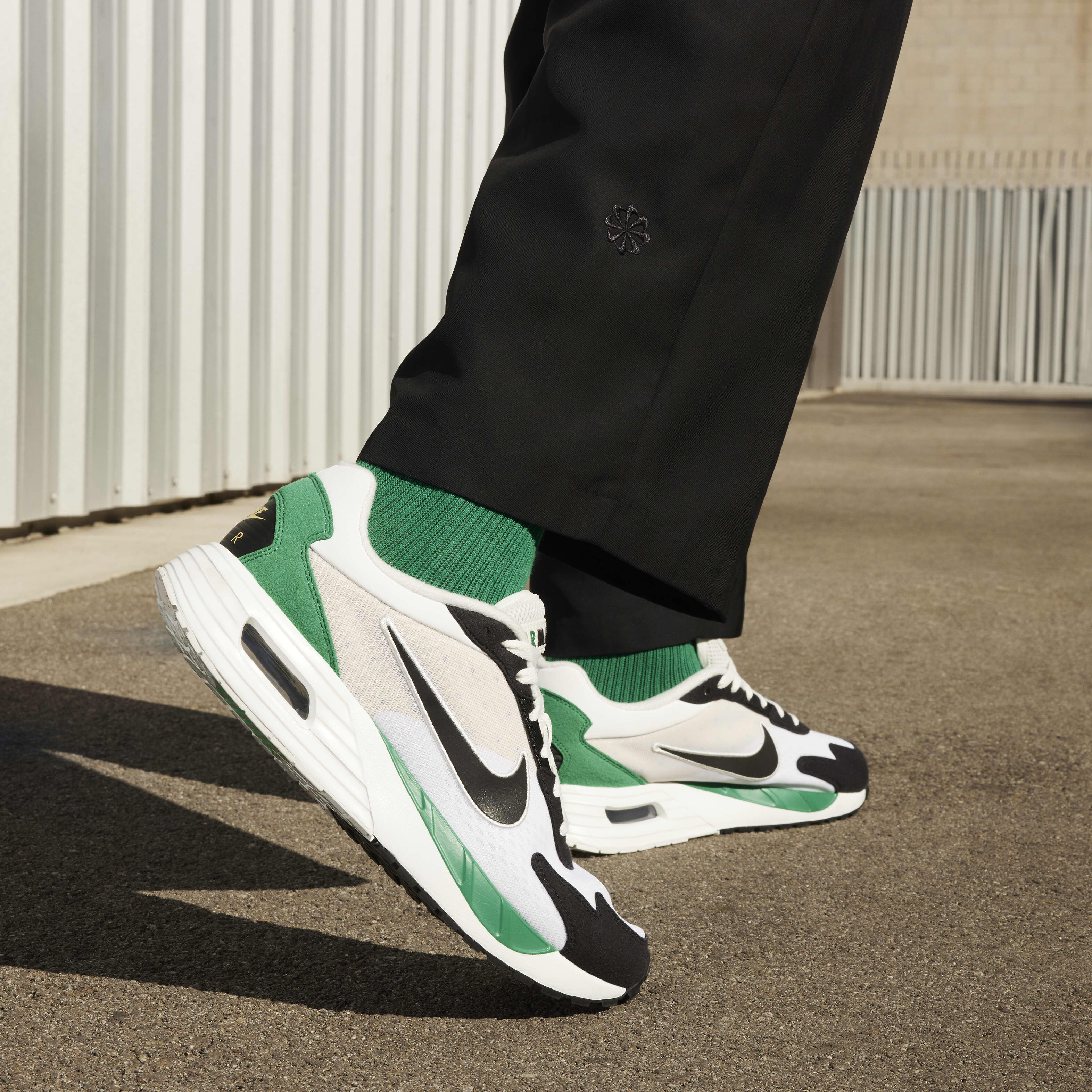 Nike Air Max Solo image number 1