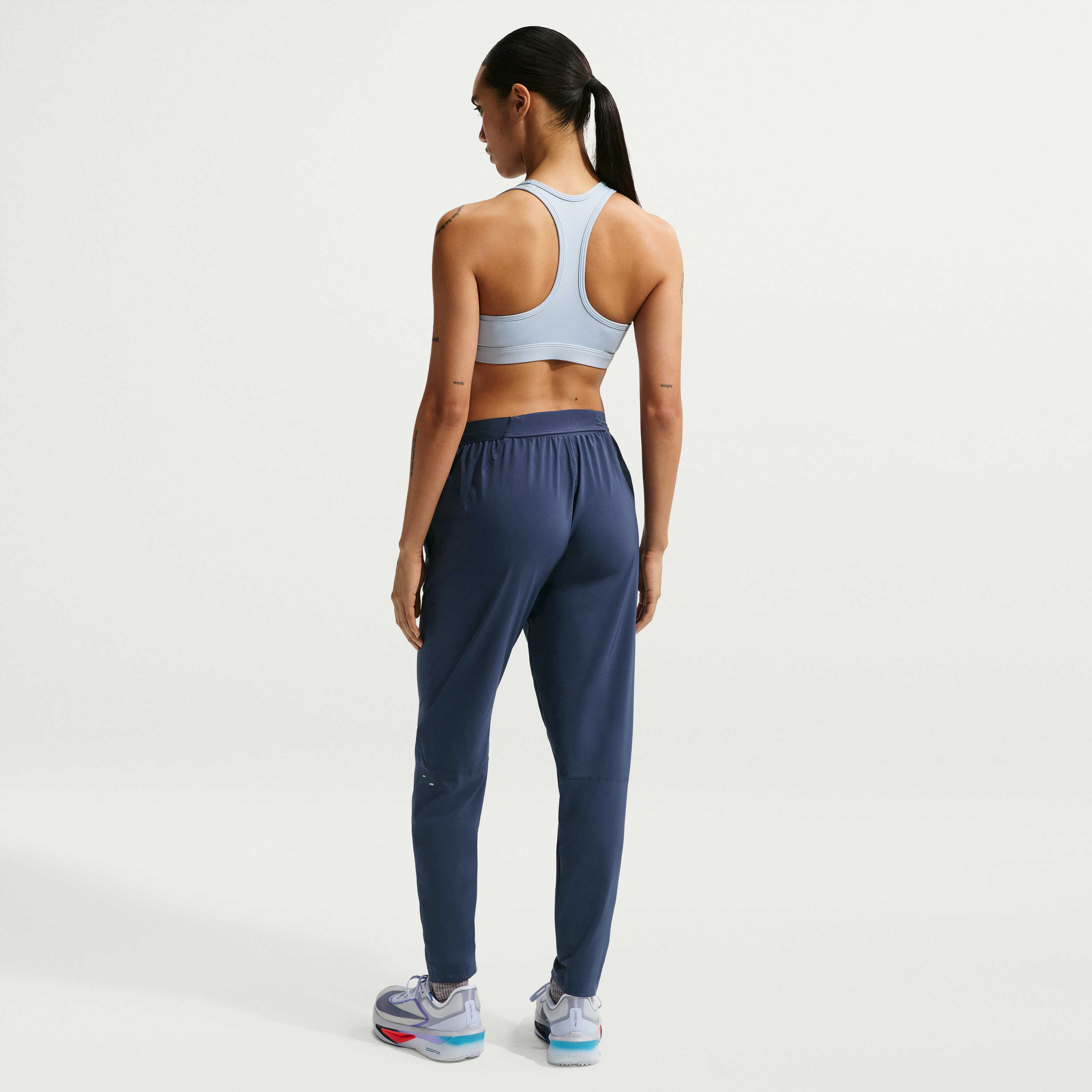 Nike Tempo image number 4