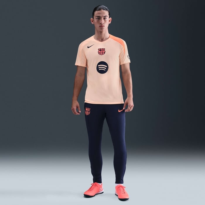 F.C. Barcelona Strike Third image number 3 F.C. Barcelona Strike Third image number 3