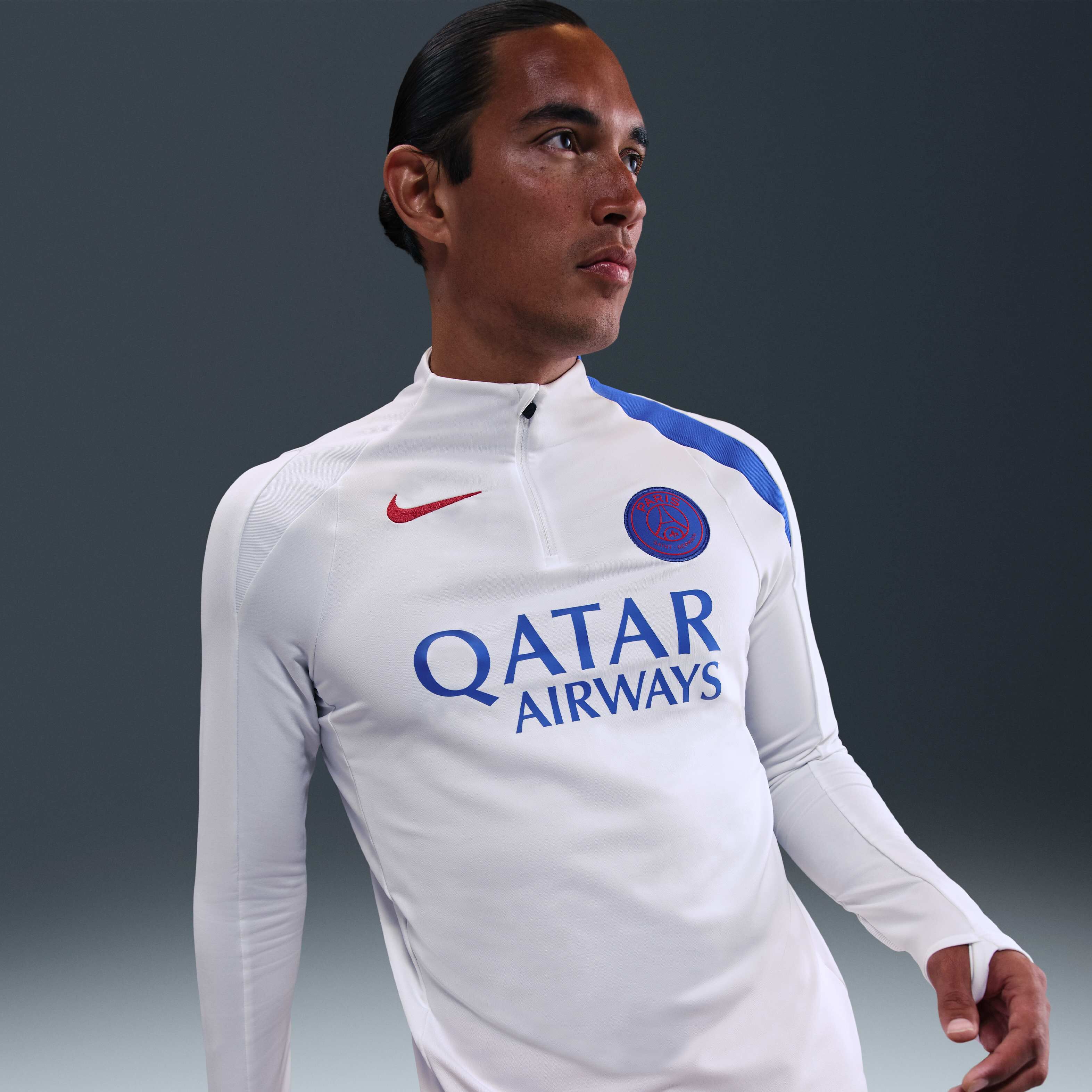Paris Saint-Germain Strike Third image number 0