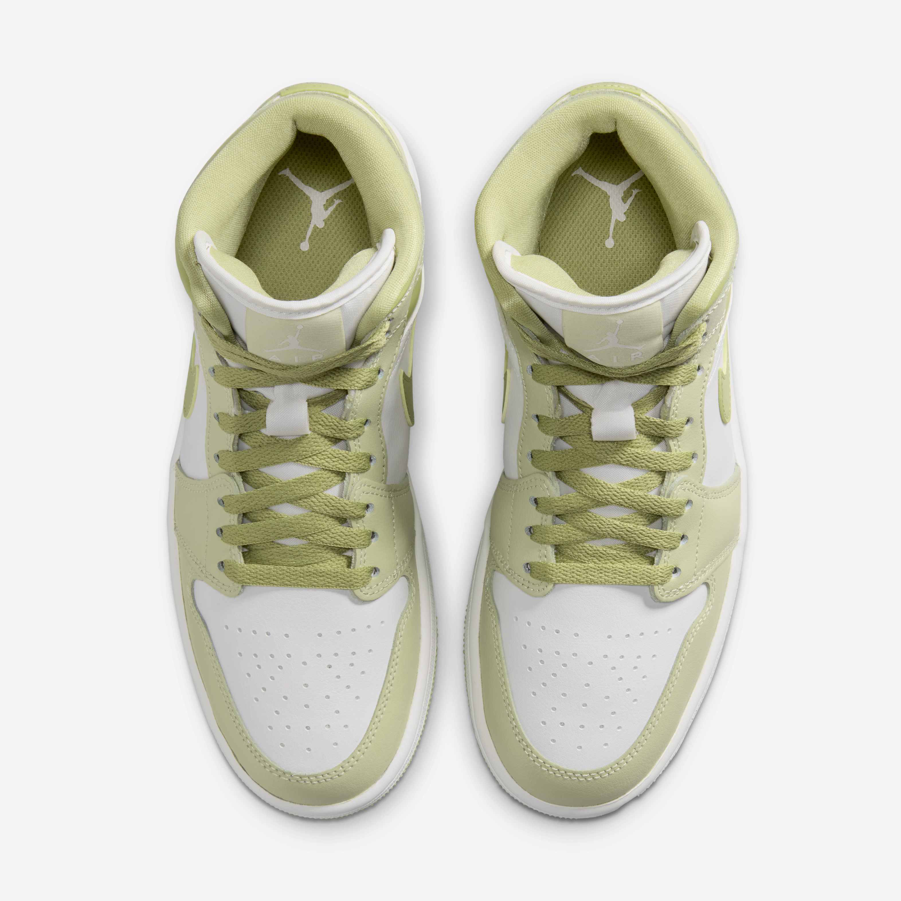 Air Jordan 1 Mid image number 3