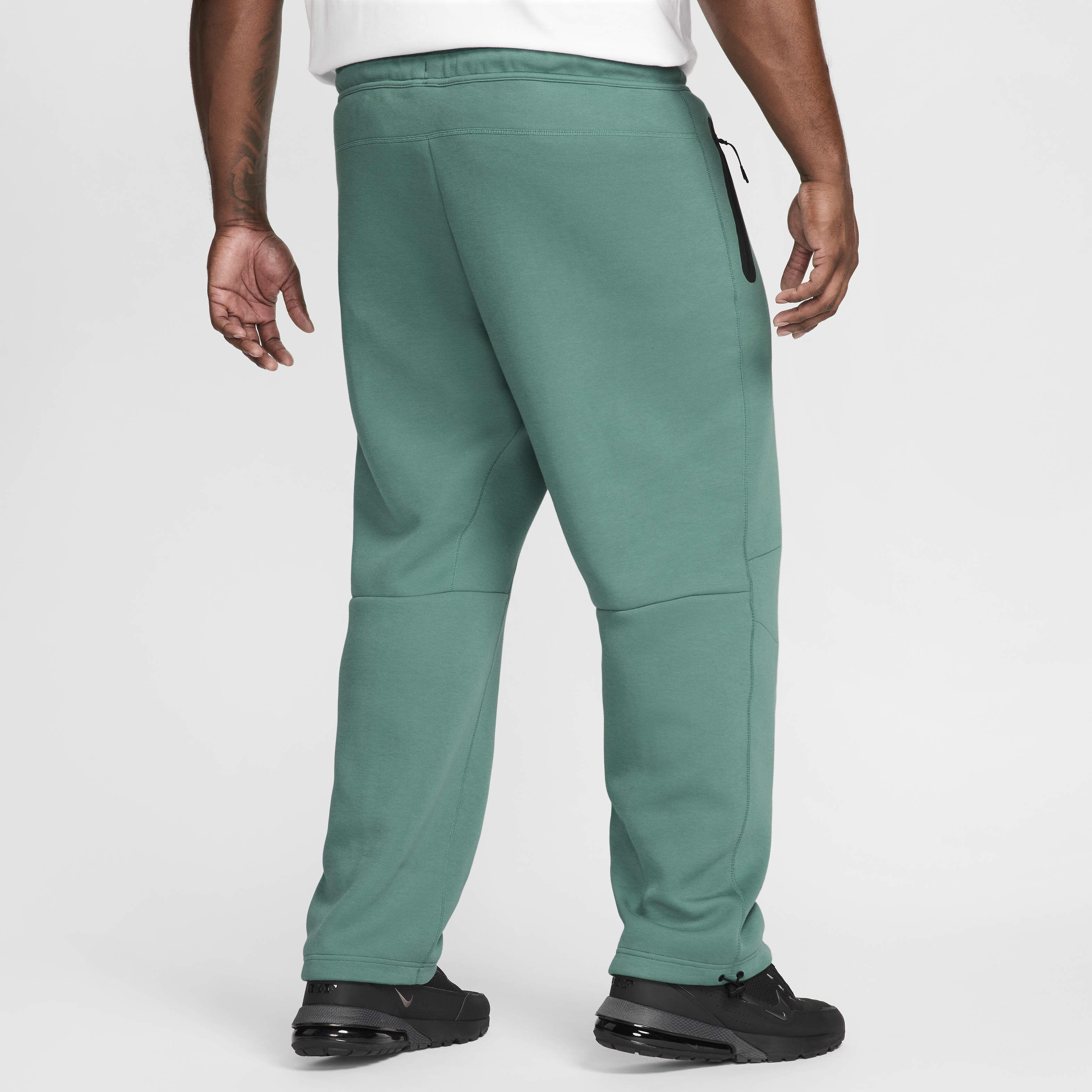 Tech fleece tracksuit bottoms deals