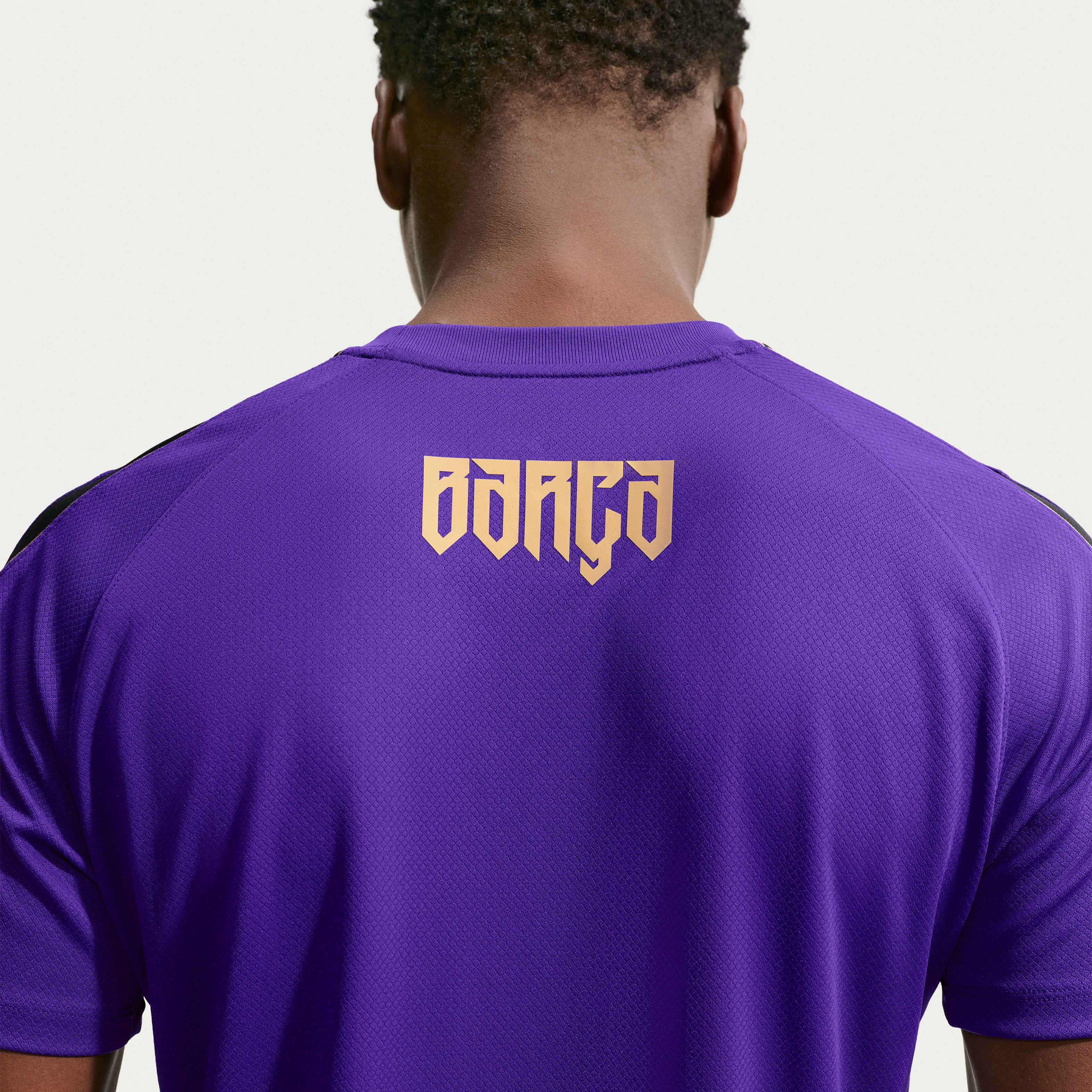 برشلونة سترايك الاحتياطي image number 1