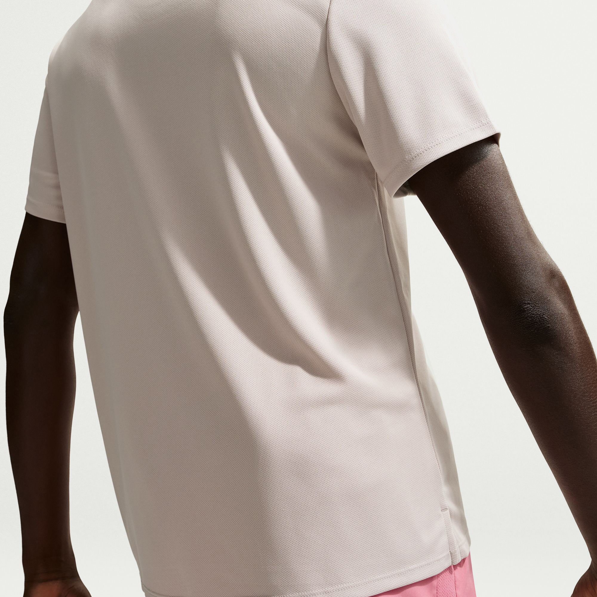 نايكي ميلر image number 3