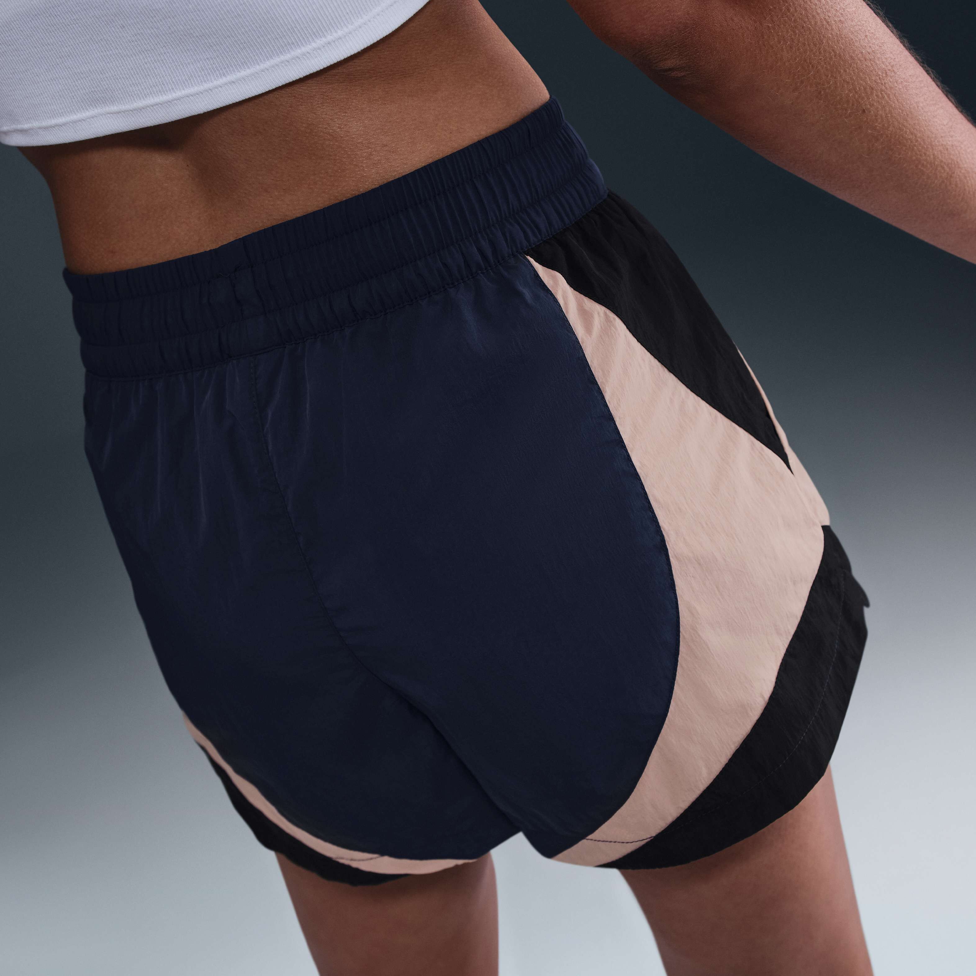 نايكي سبورتسوير image number 2