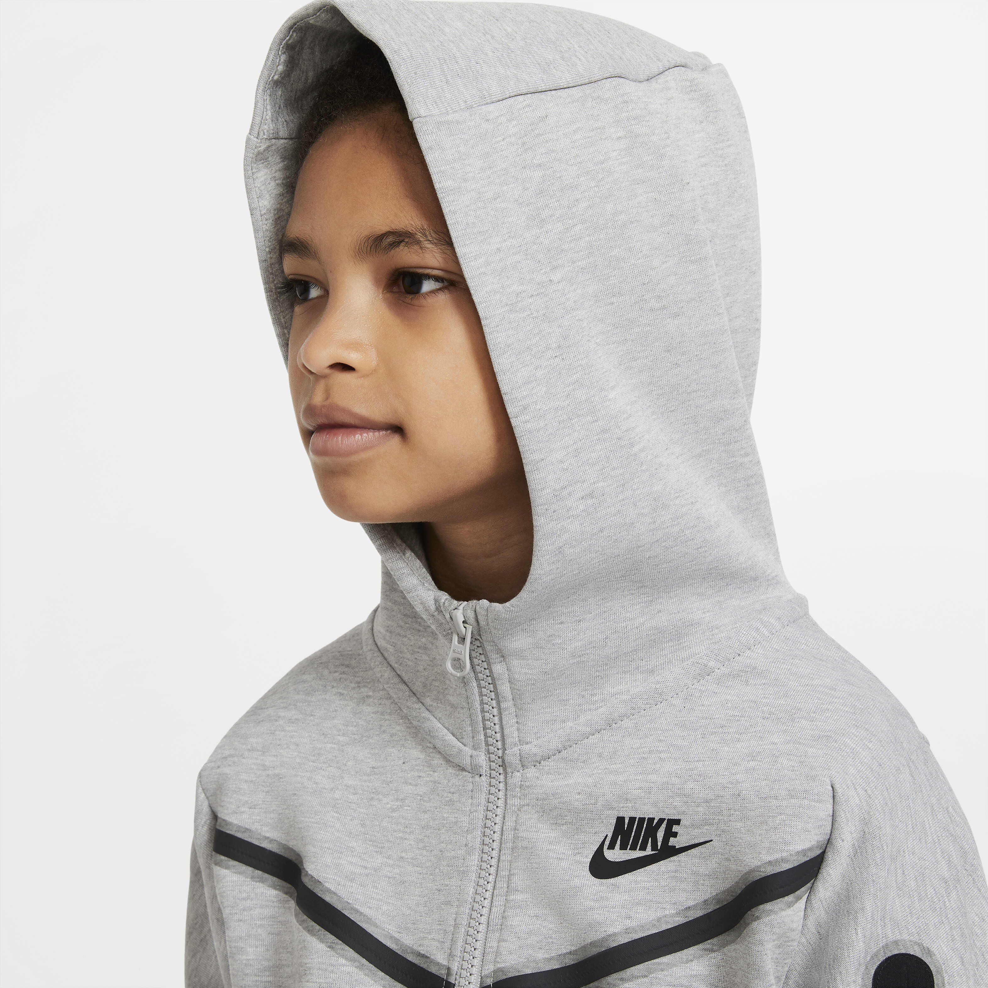 Nike Sportswear Tech Fleece image number 2