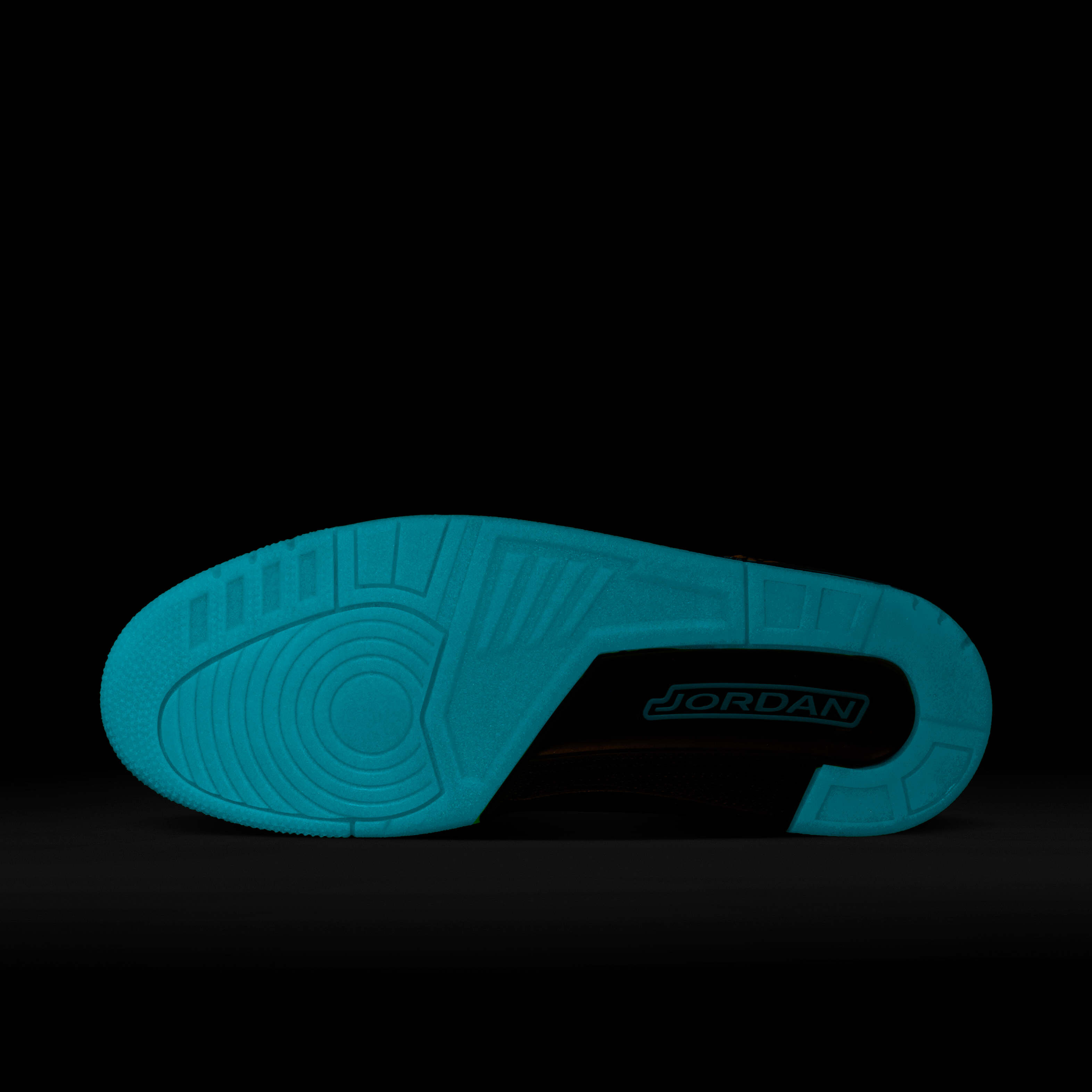 Jordan Spizike Low image number 9