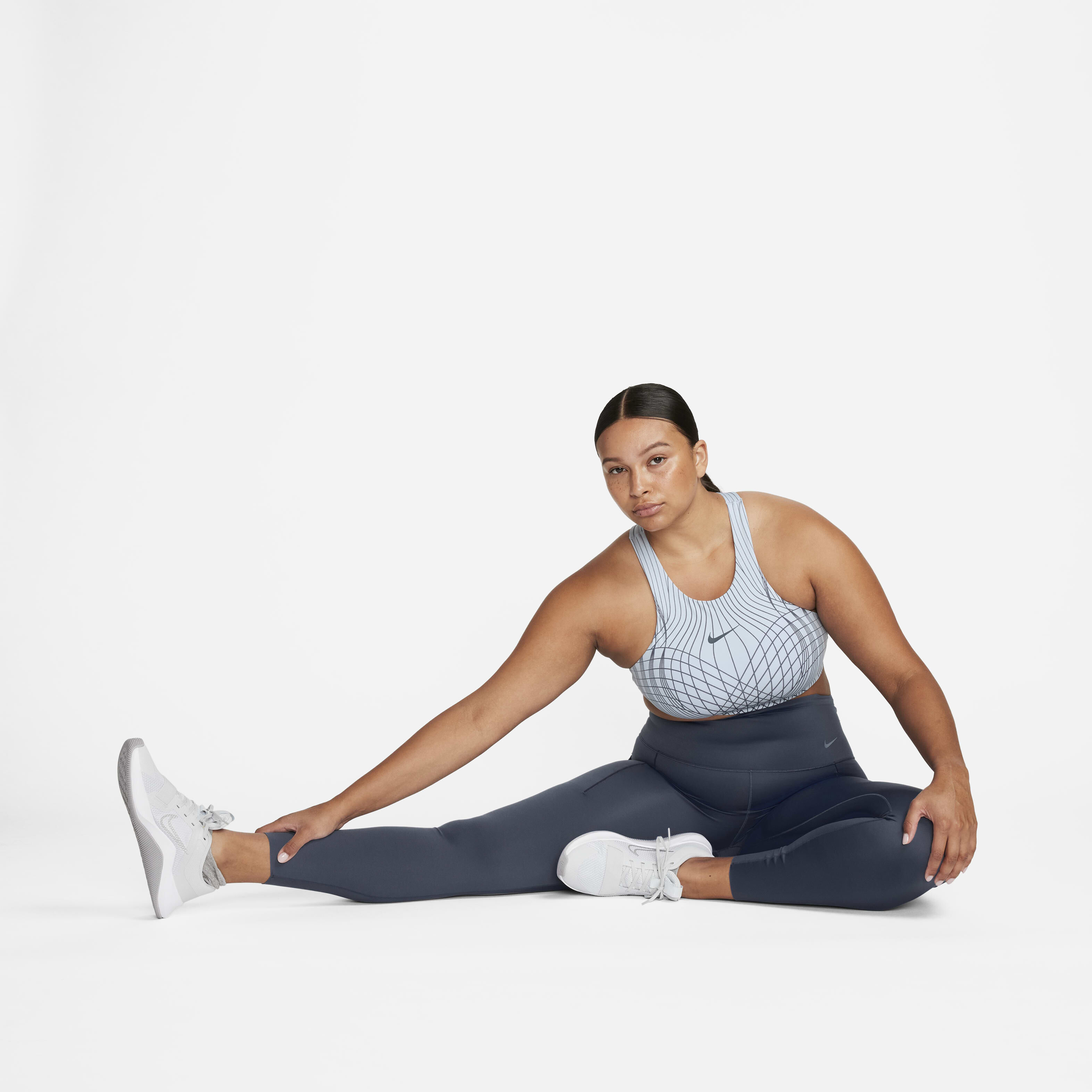 نايكي سووش فينكس image number 6