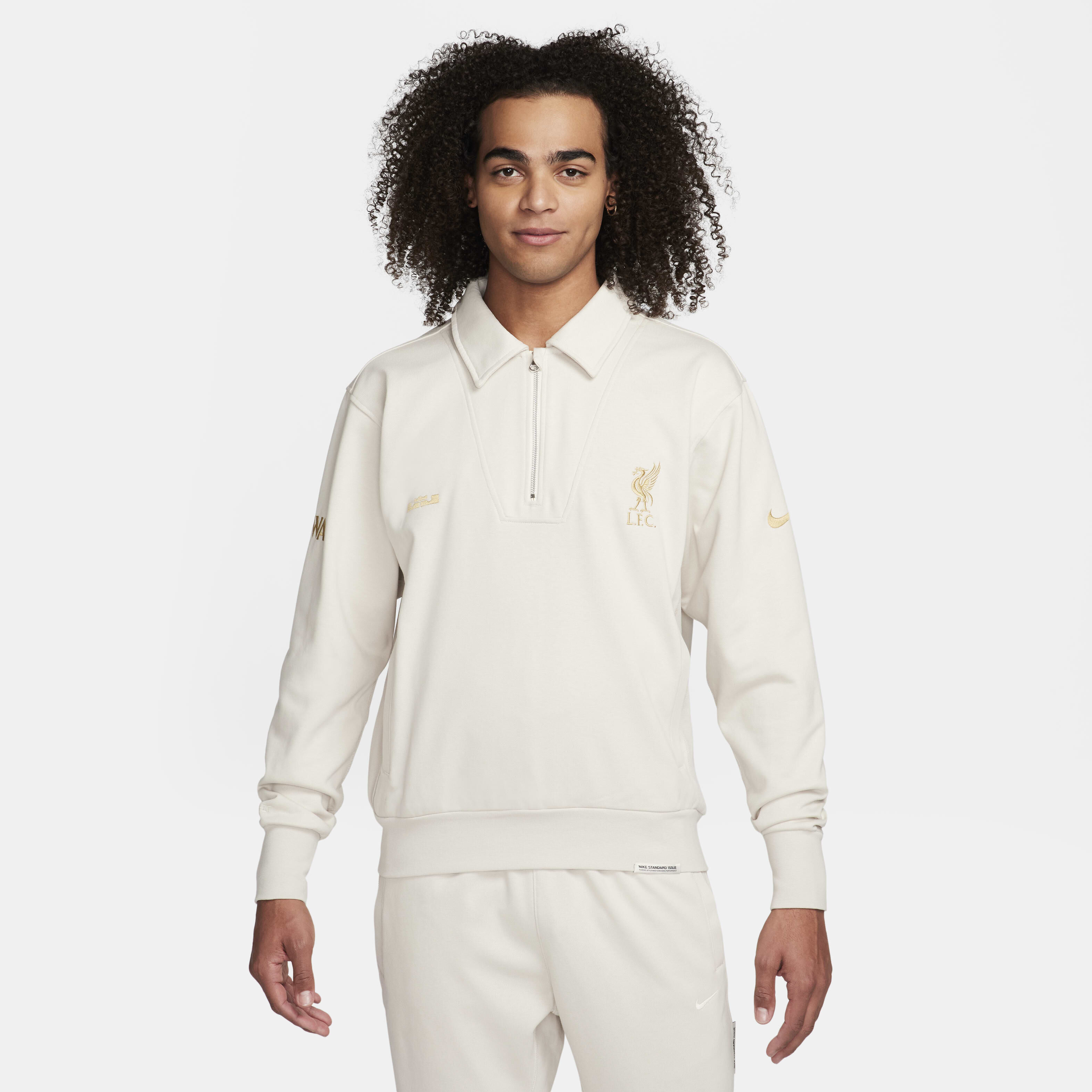 ليبرون جيمس x ليفربول F.C. image number 0