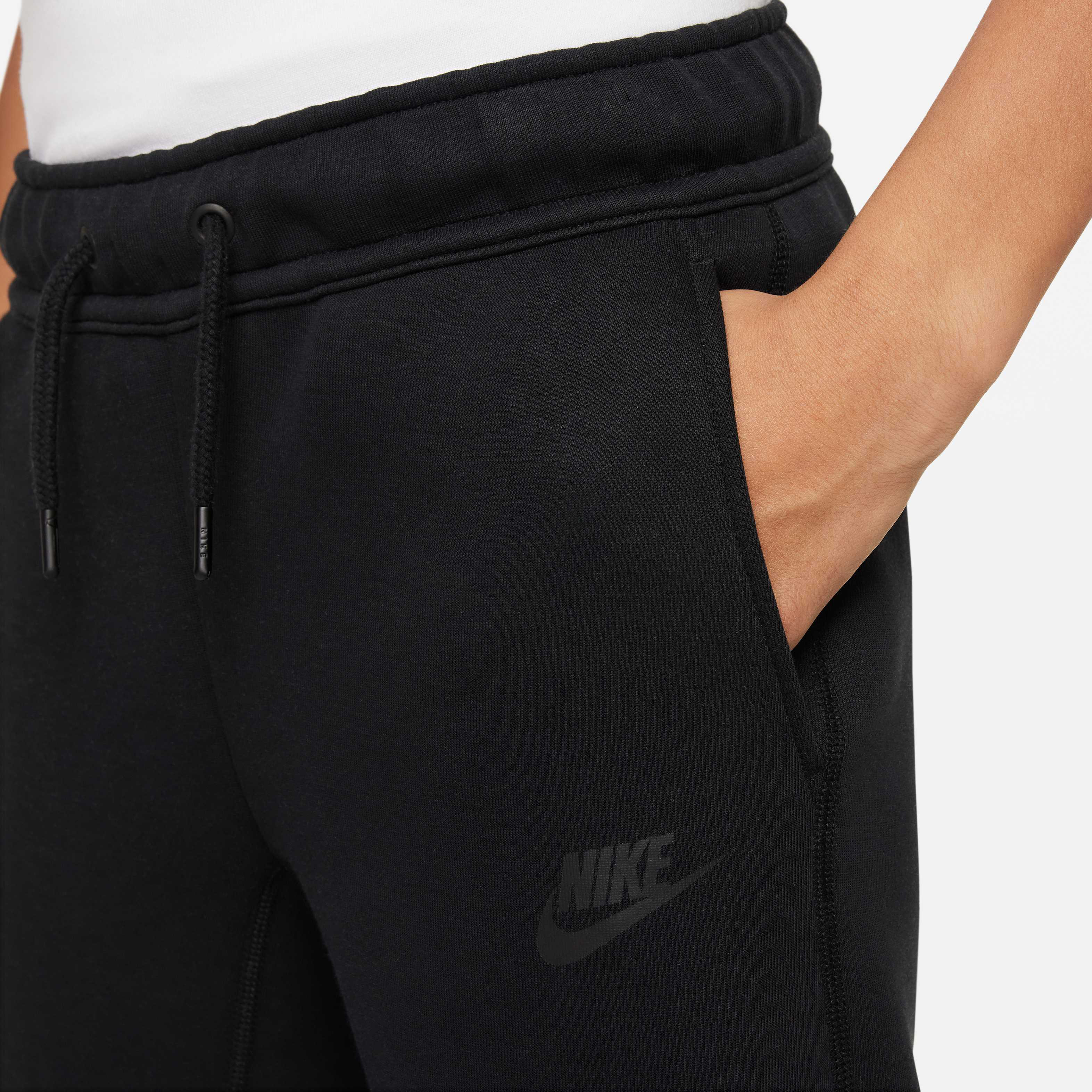 Nike Sportswear Tech Fleece image number 2