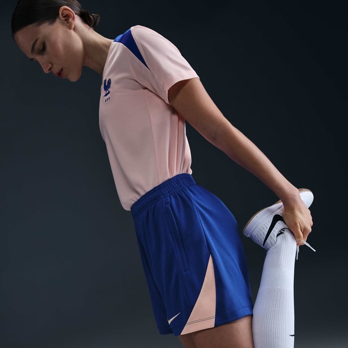 فرنسا سترايك image number 2 فرنسا سترايك image number 2